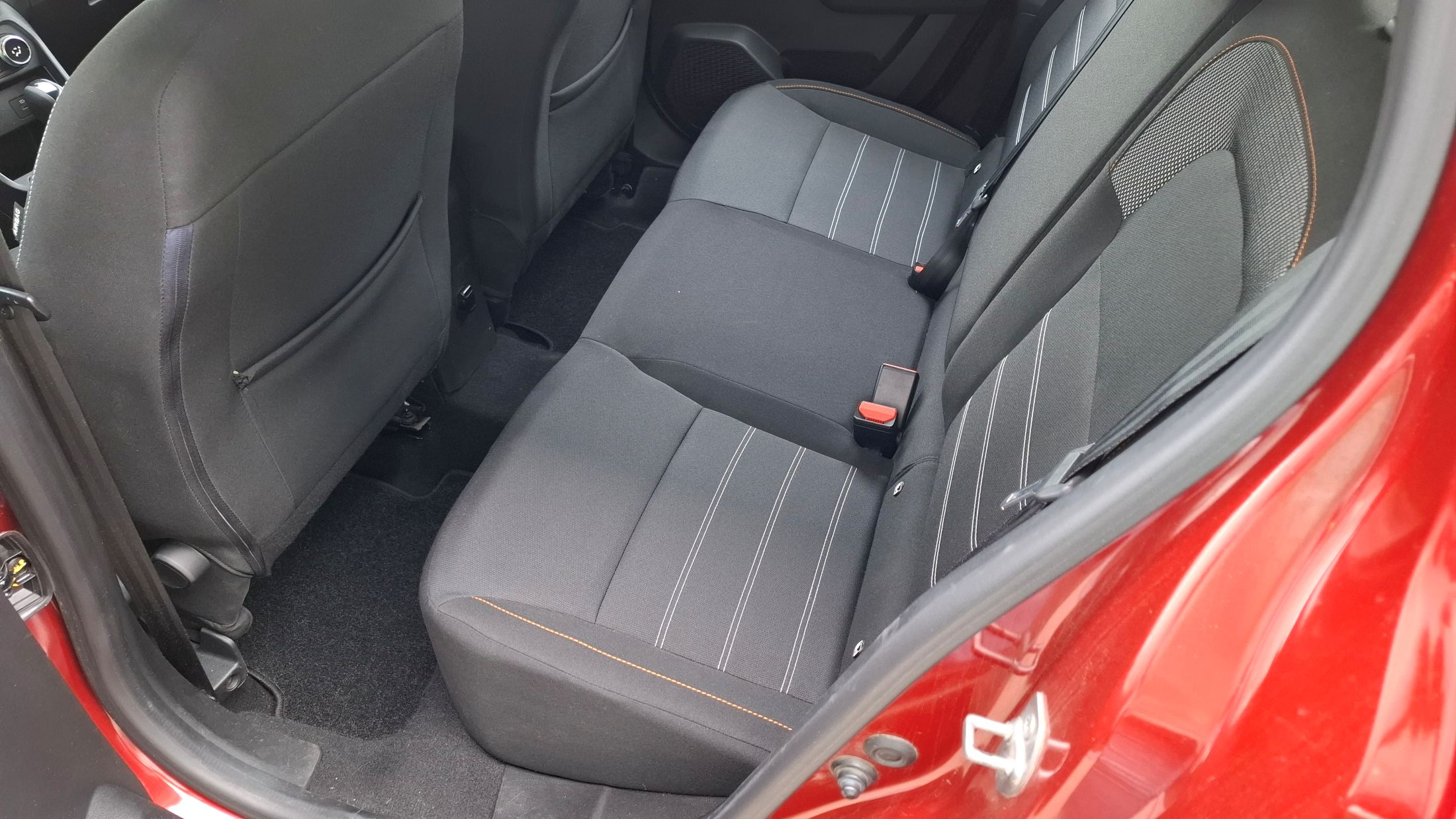 Dacia Stepway TCe 90 AUTOMAAT, airco, GPS, camera, dodehoekwaarschuwing, sensoren V+A
