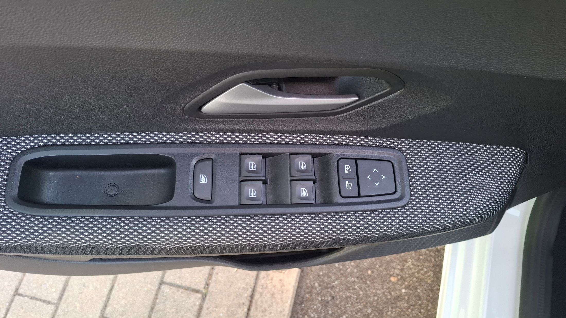 Dacia Sandero TCe 90, airco, GPS, sensoren V+A, camera, dodehoekwaarschuwing