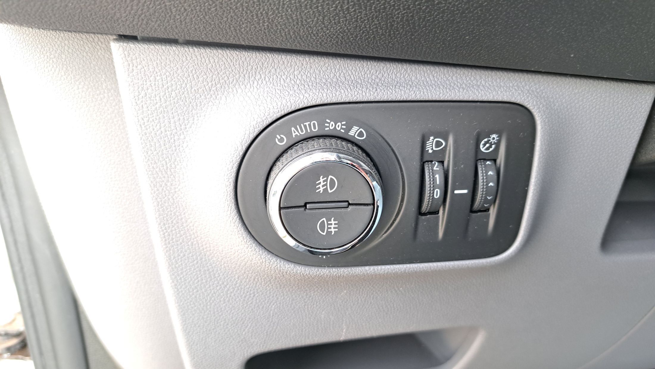 Opel Corsa 1229cc 70Pk, 5 deurs, airco, sensor achter