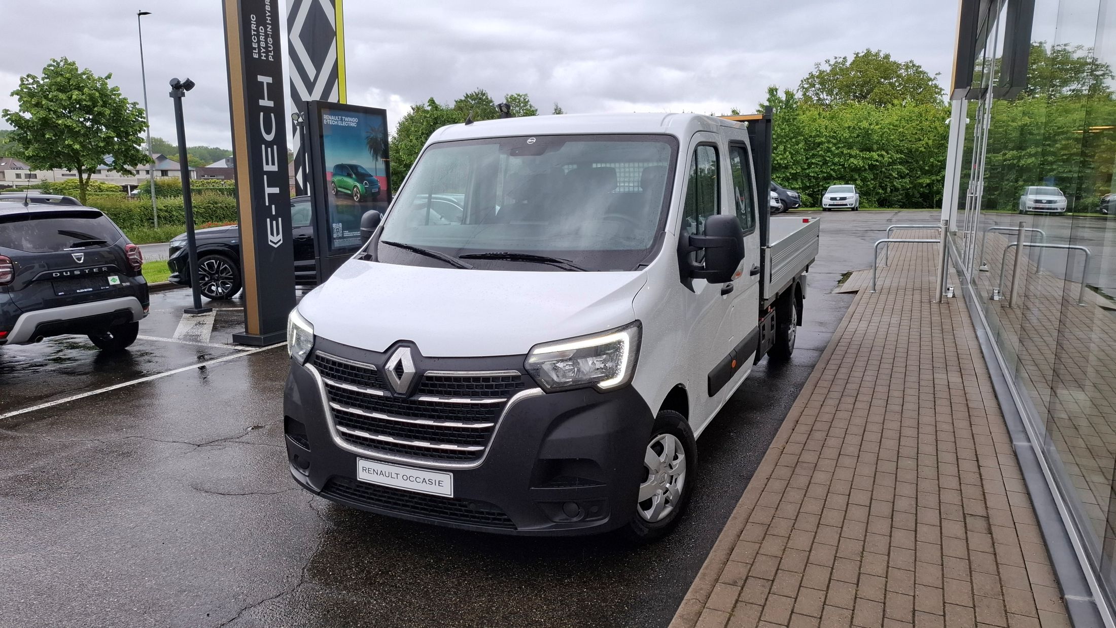 Renault Master dubbele cabine, open laadbak, trekhaak, GPS, 20450 ex. BTW