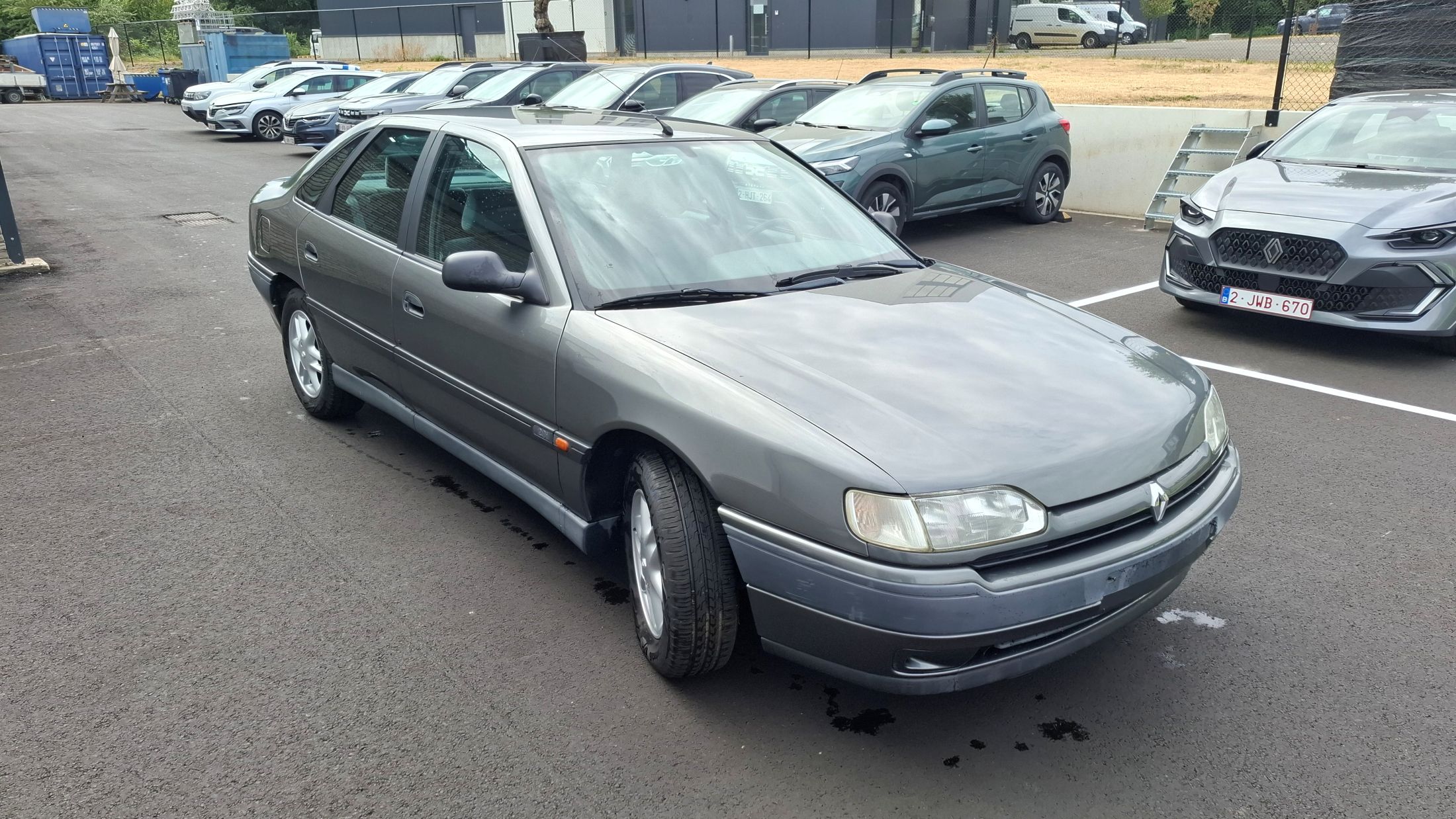 Renault Safrane 2.0 Lt AUTOMAAT, airco, zeer proper. OLDTIMER