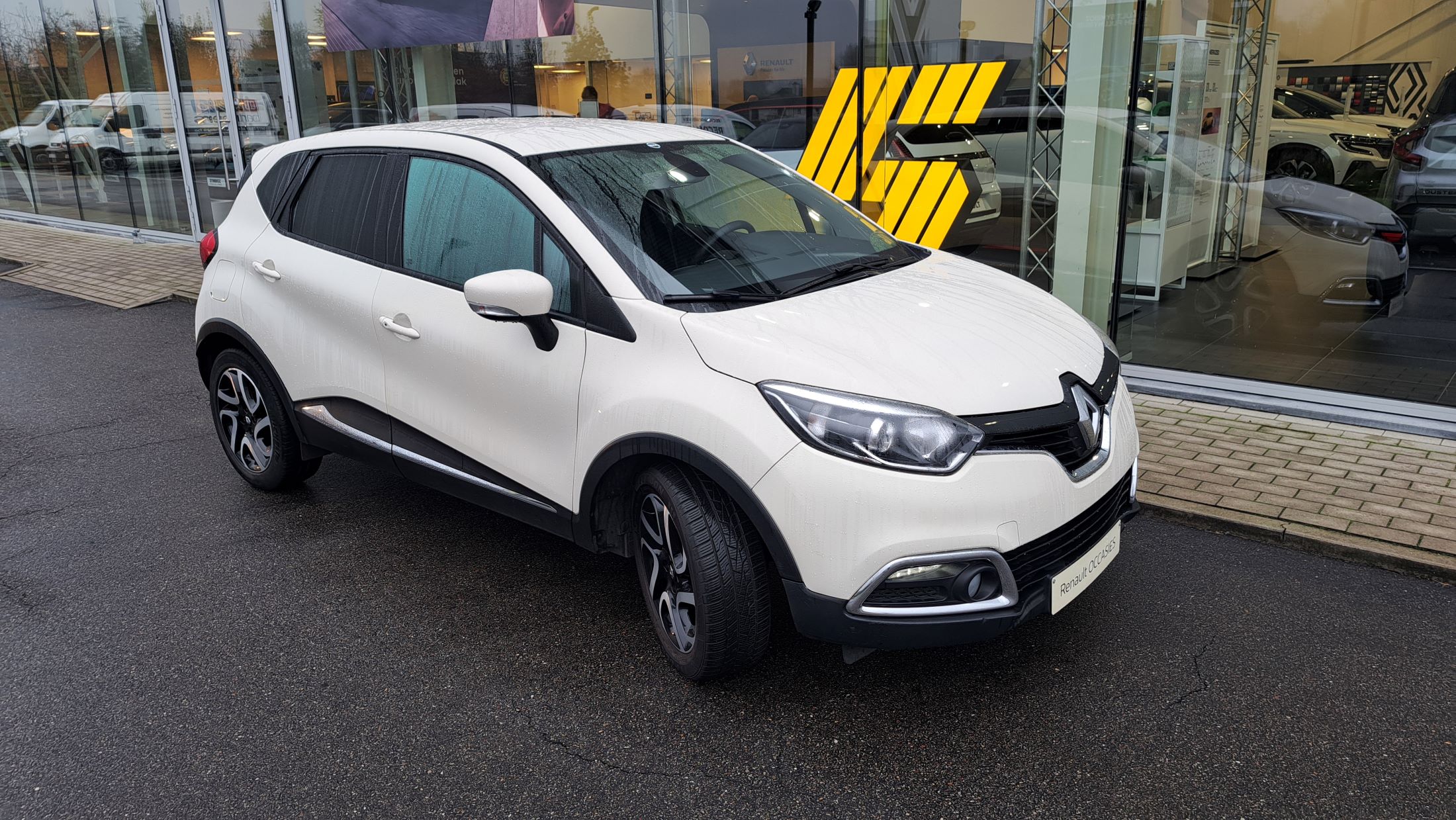 Renault Captur TCe 90, airco, GPS, sensoren A, camera, trekhaak