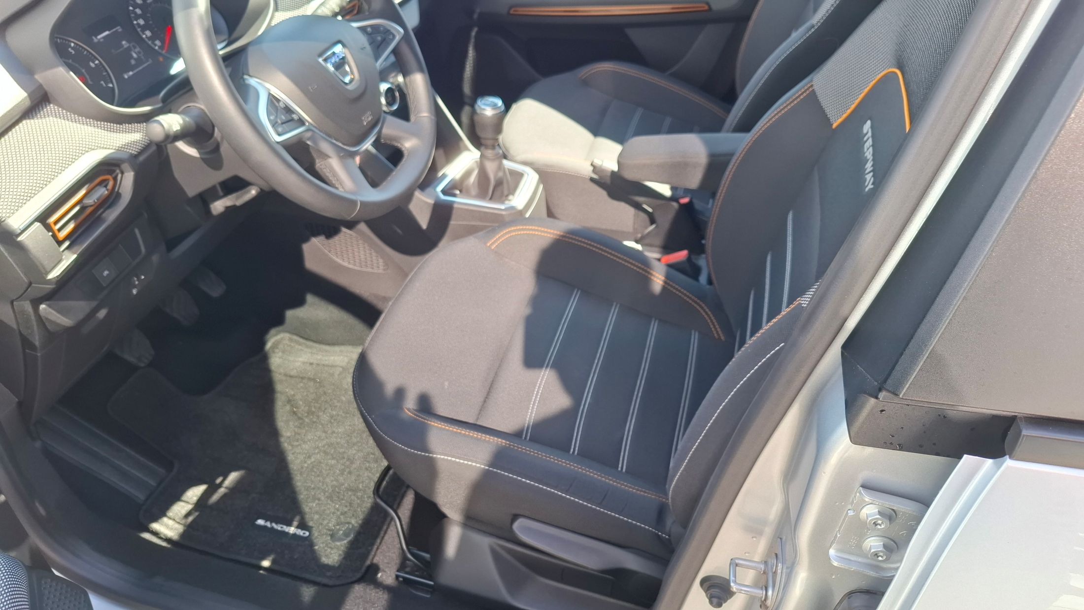 Dacia Stepway 90Pk benz+LPG, airco, GPS, camera, dodehoekwaarschuwing.
