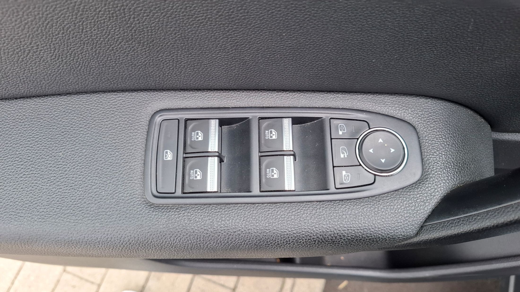 Renault Captur TCe 140 Pk AUTOMAAT, zetelverwarming, sensoren V+A, camera