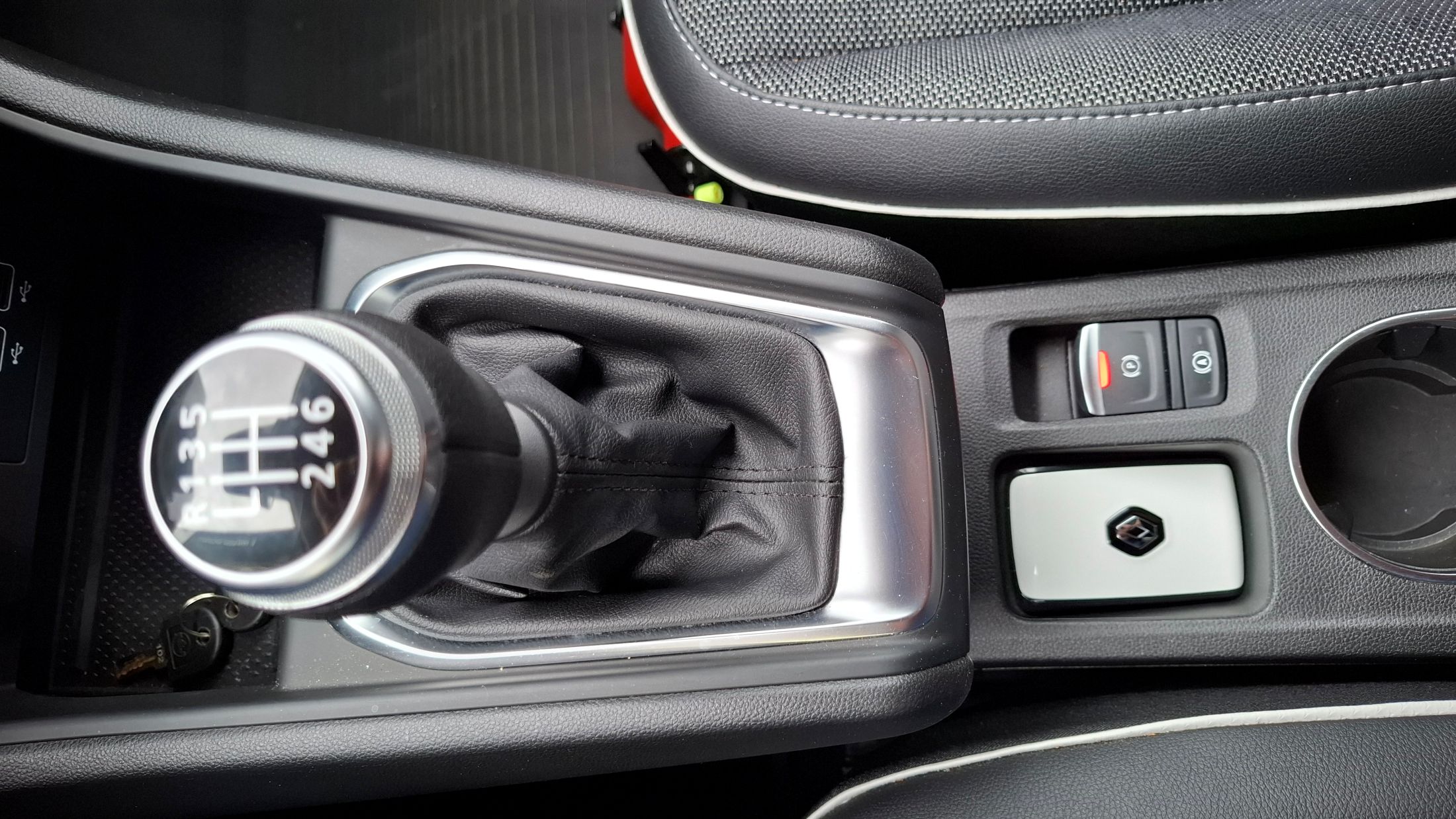 Renault Captur TCe 90, airco, GPS, trekhaak, camera, 15494km