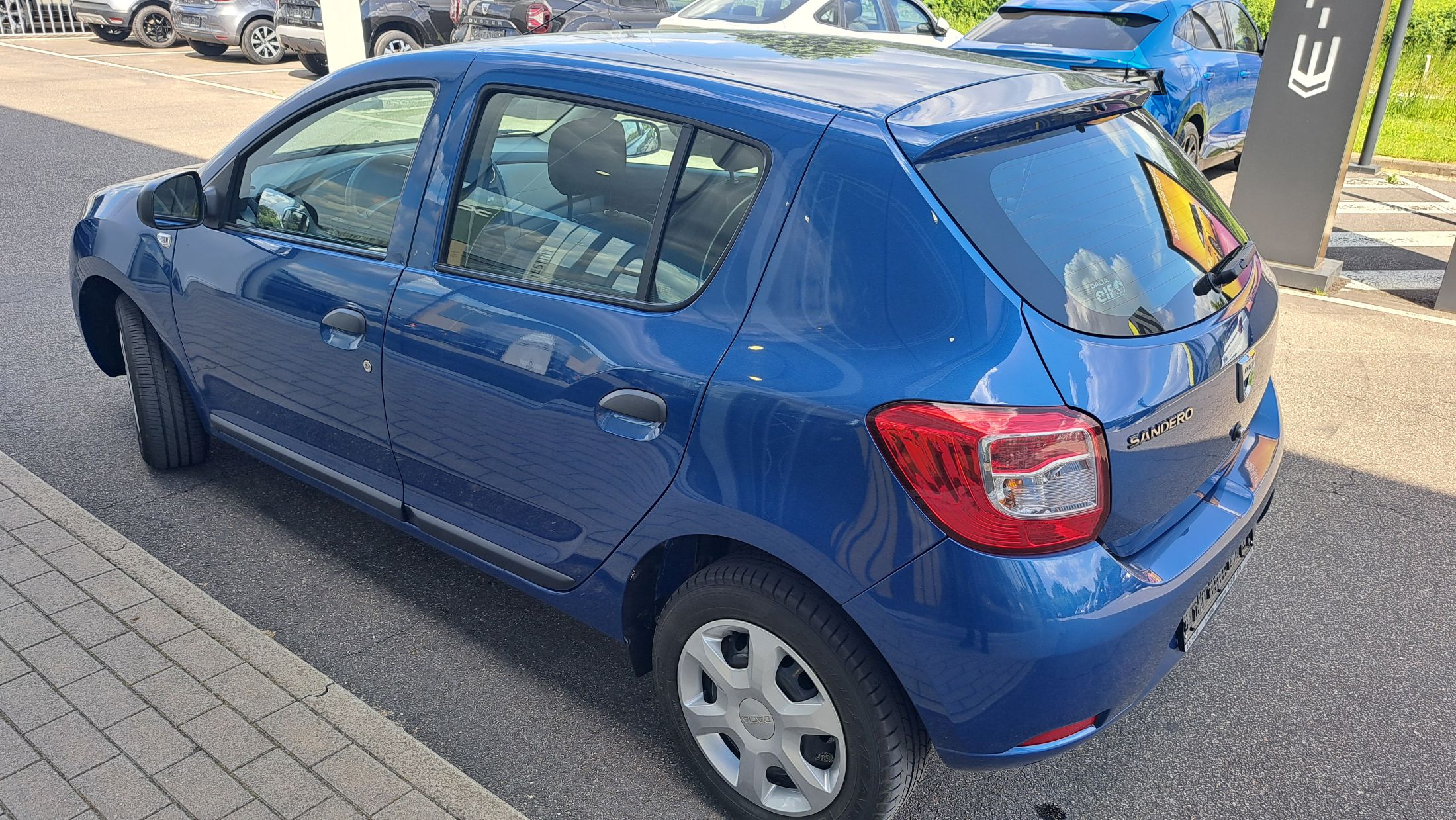 Dacia Sandero 1200 cc 75 Pk, metaalkleur, radio, 49455 km
