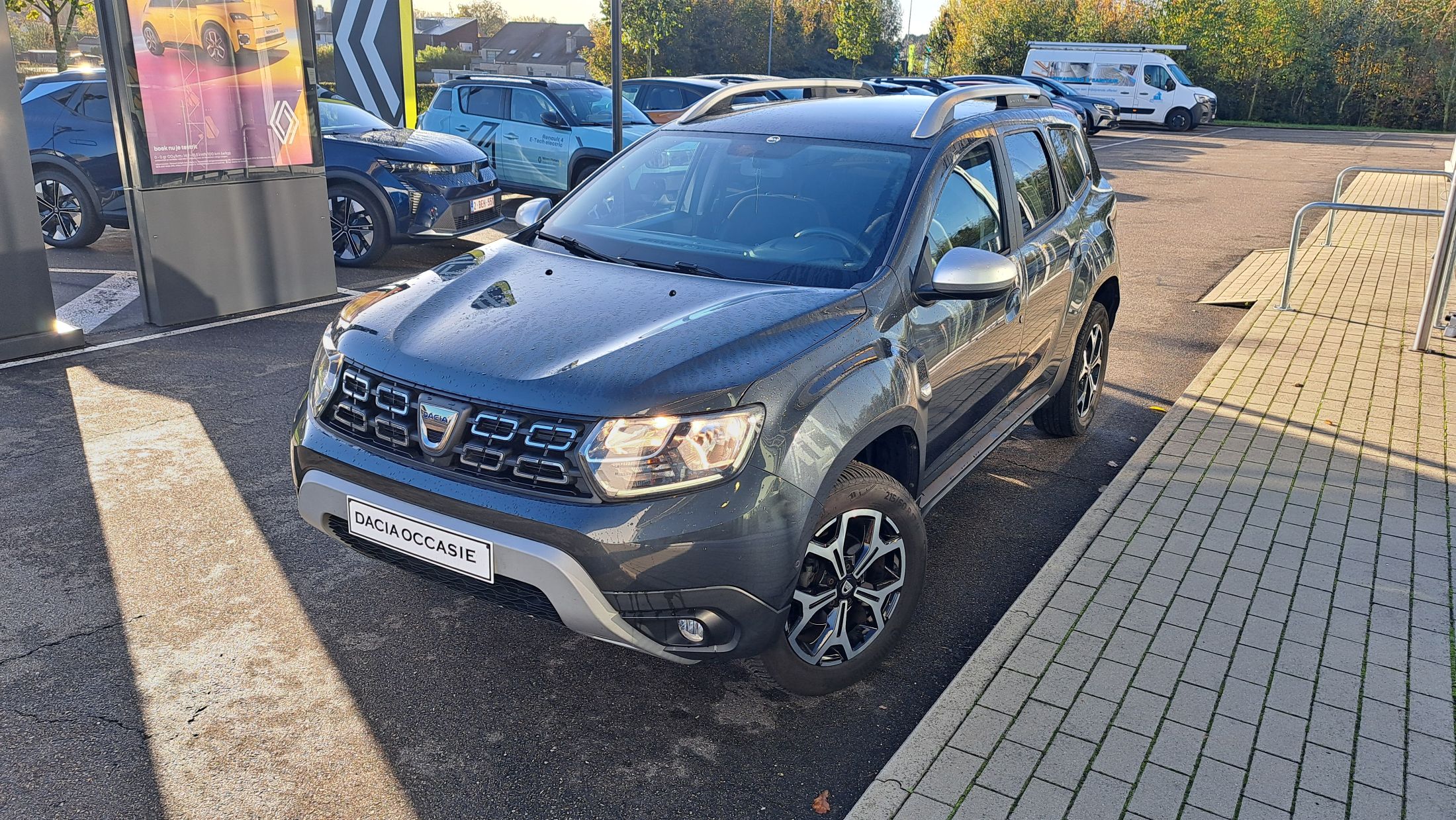 Dacia Duster 1332cc 131Pk, GPS, 360°camera, airco, dodehoekwaarschuwing.