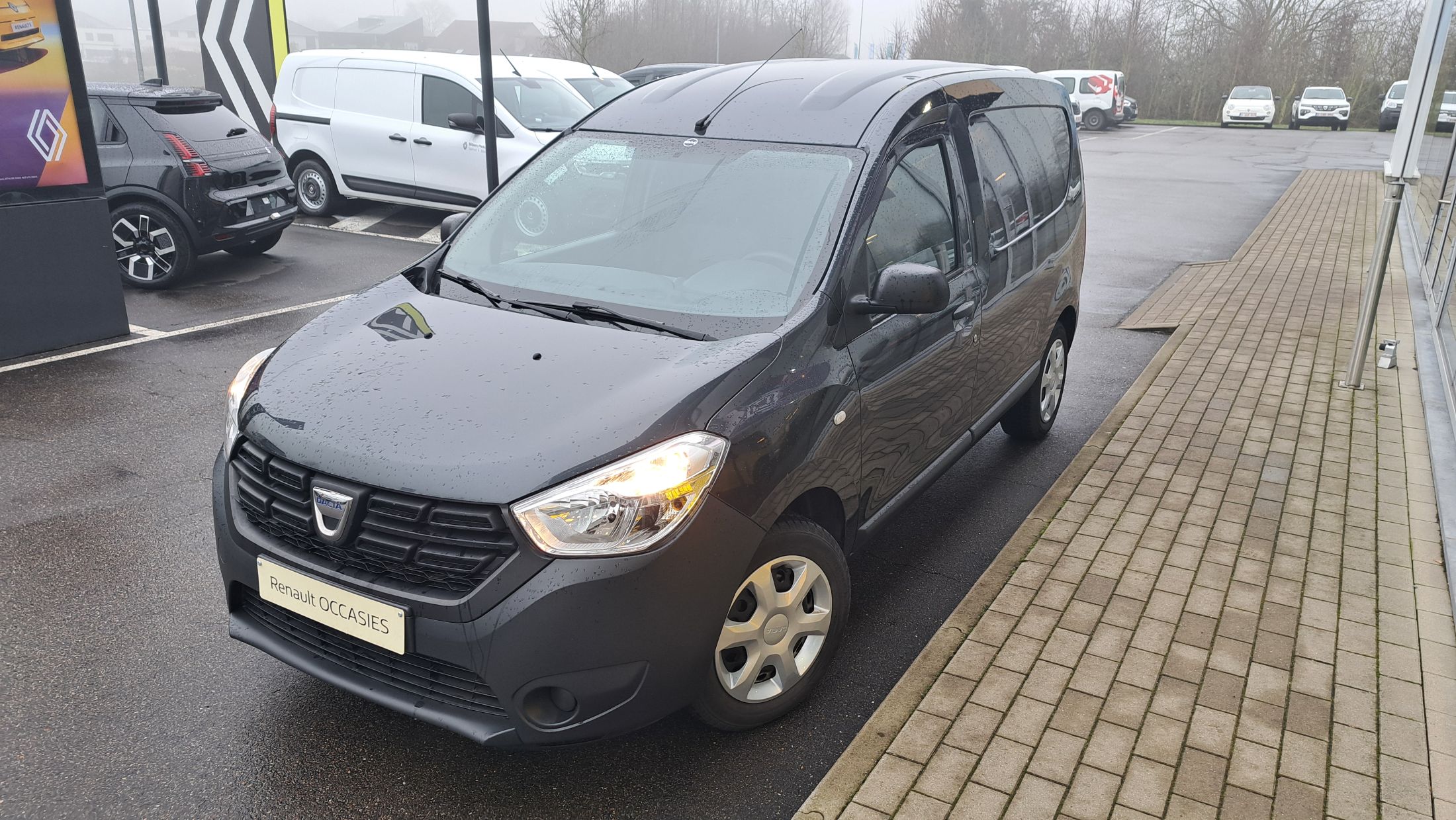 Dacia Dokker benzine 102Pk, airco, GPS, sensoren A, zomer- & winterset