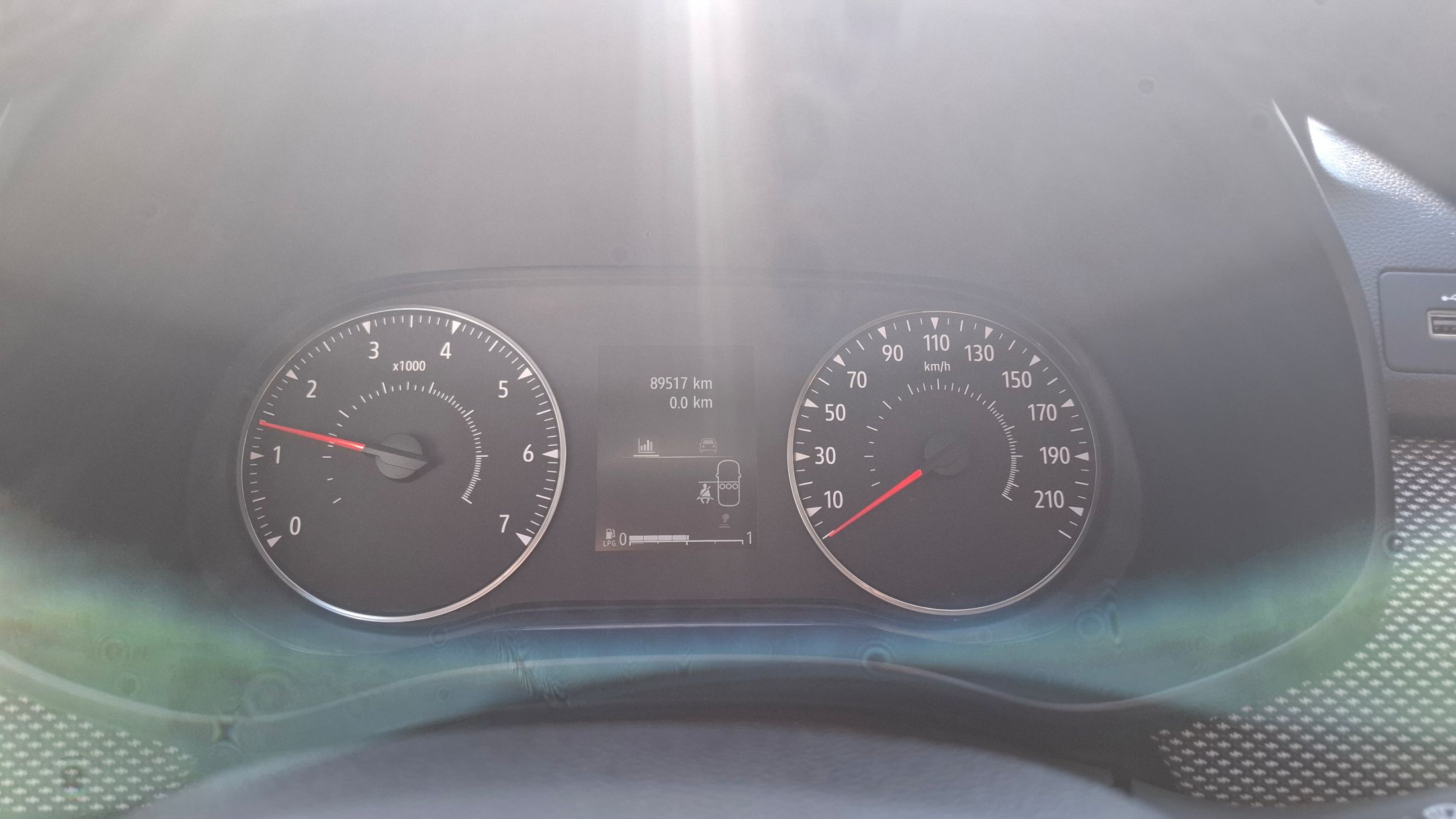 Dacia Stepway TCe 90, trekhaak, GPS, camera, dodehoekwaarschuwing, sensoren V+A