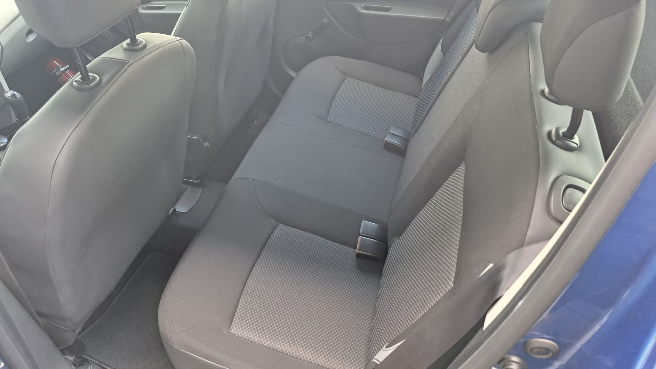 Dacia Sandero 1200 cc 75 Pk, metaalkleur, radio, 49455 km