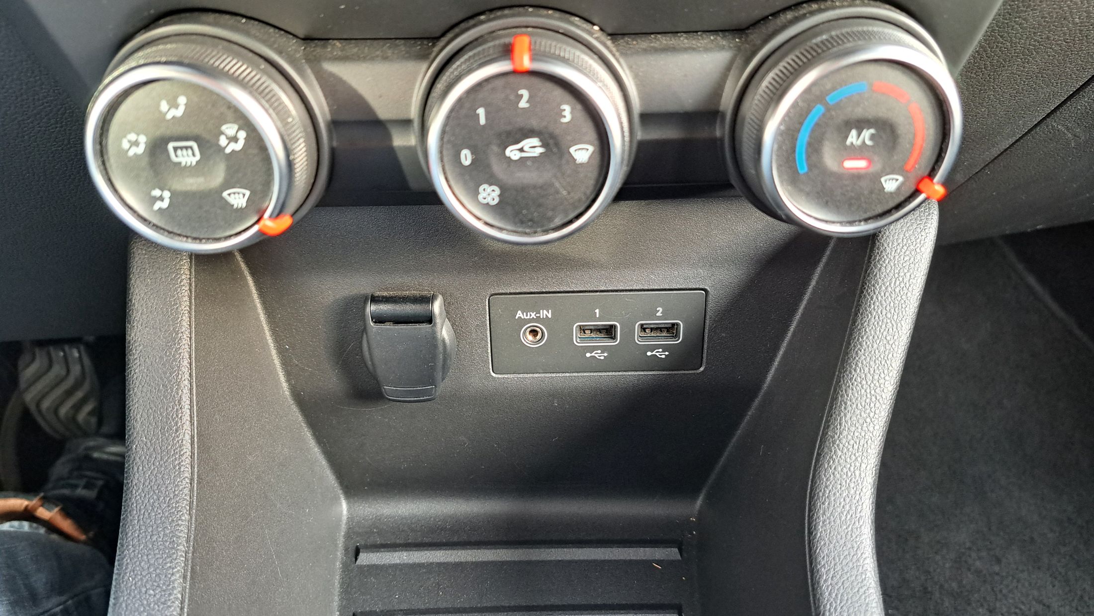 Renault Clio TCe 101 Pk, airco, apple & andriod, sensor A