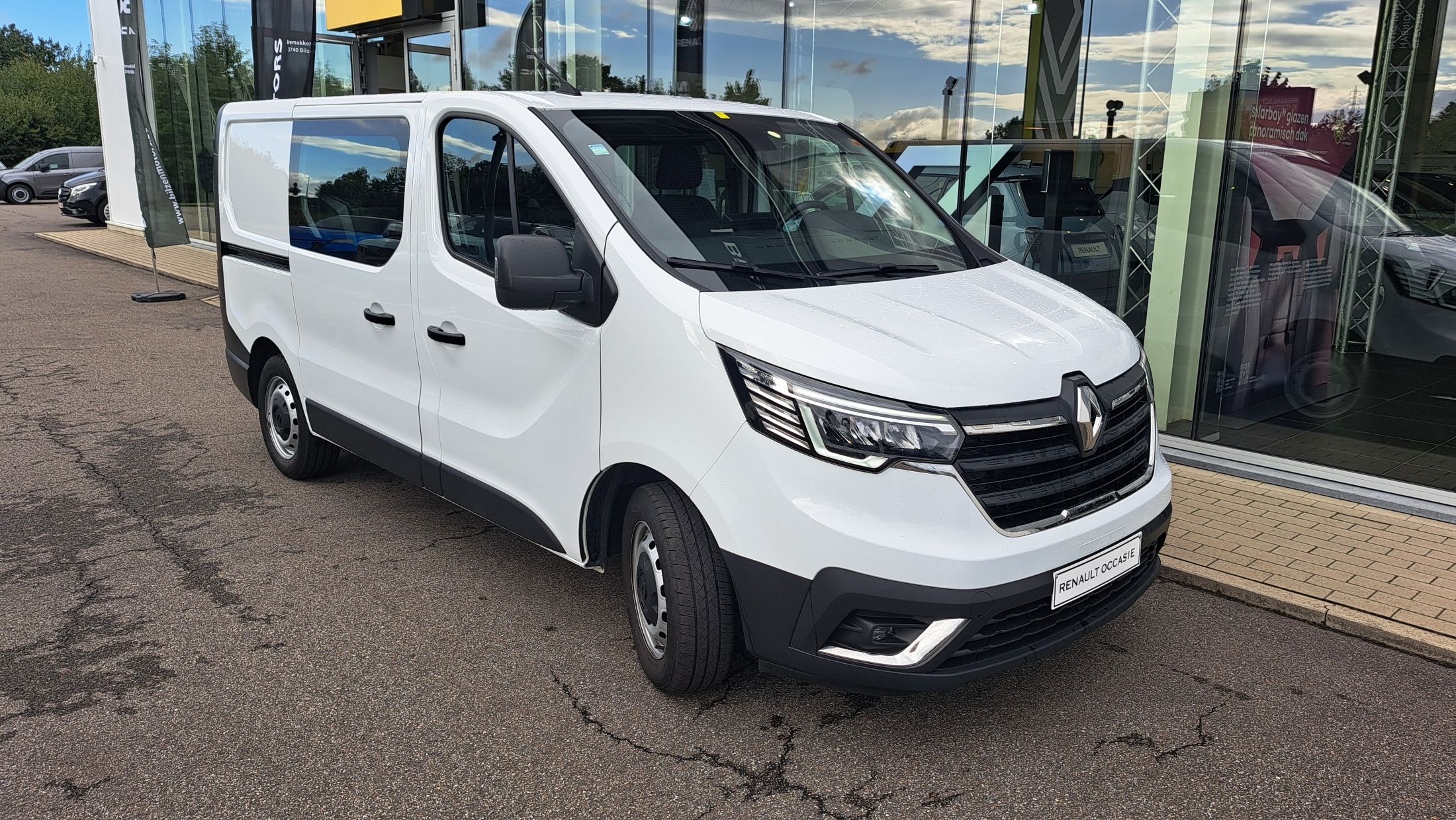 Renault Trafic Dubbele cab. 130 Pk, airco, GPS, camera, schuifdeur L+R