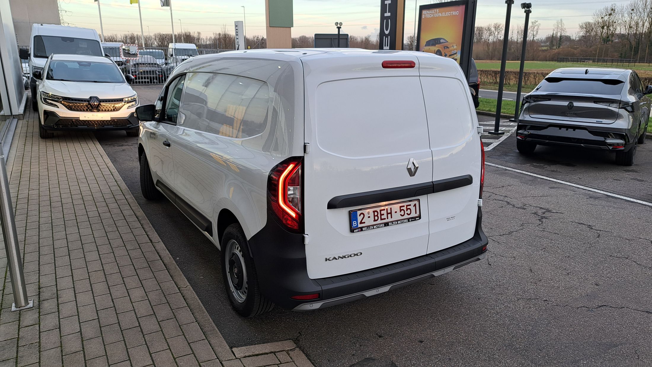 Renault Kangoo Van TCe 130 Pk, airco, apple&android, pack cargo