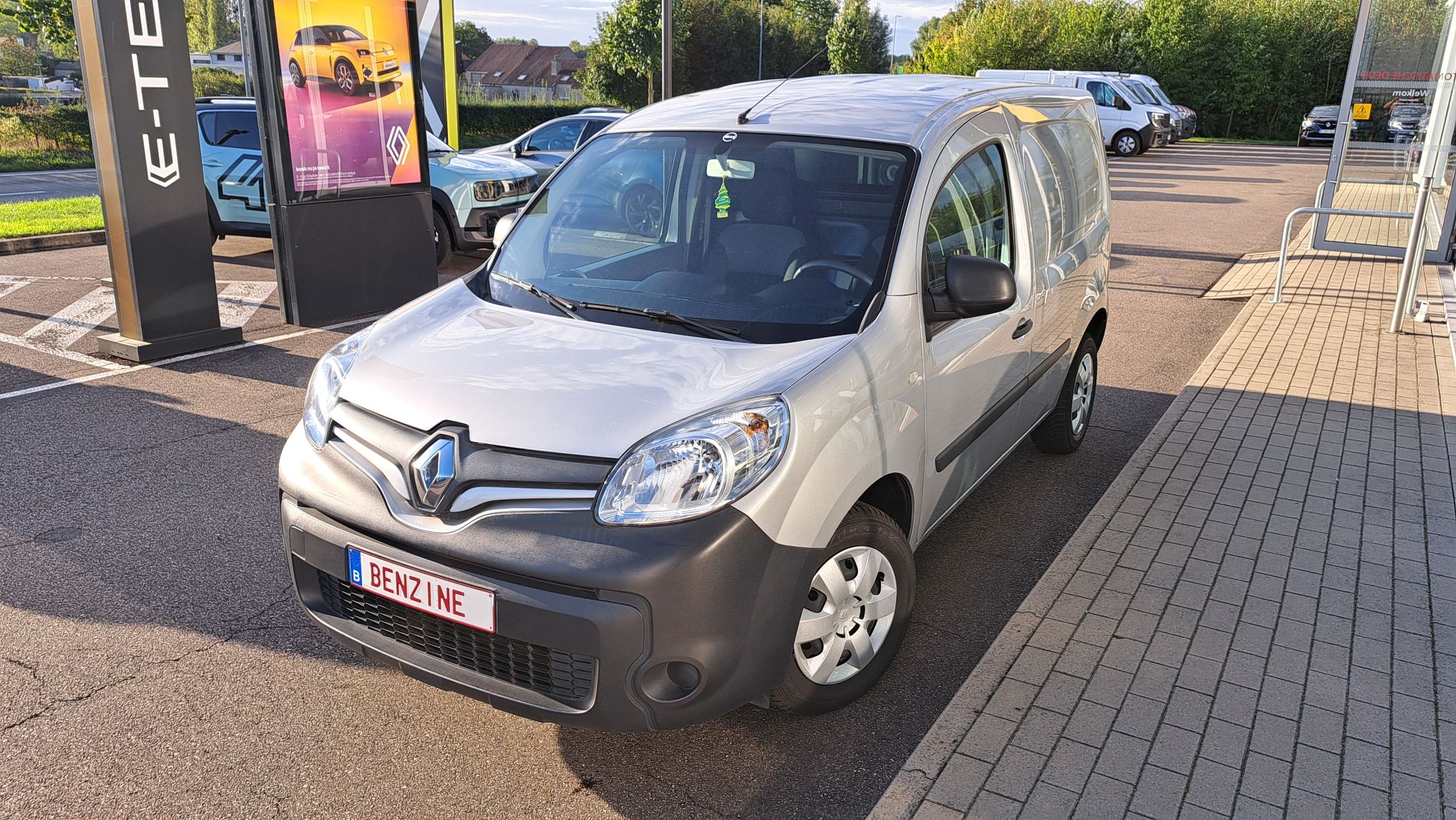 Renault Kangoo TCe 114 Pk benzine, lichte vracht, airco, trekhaak