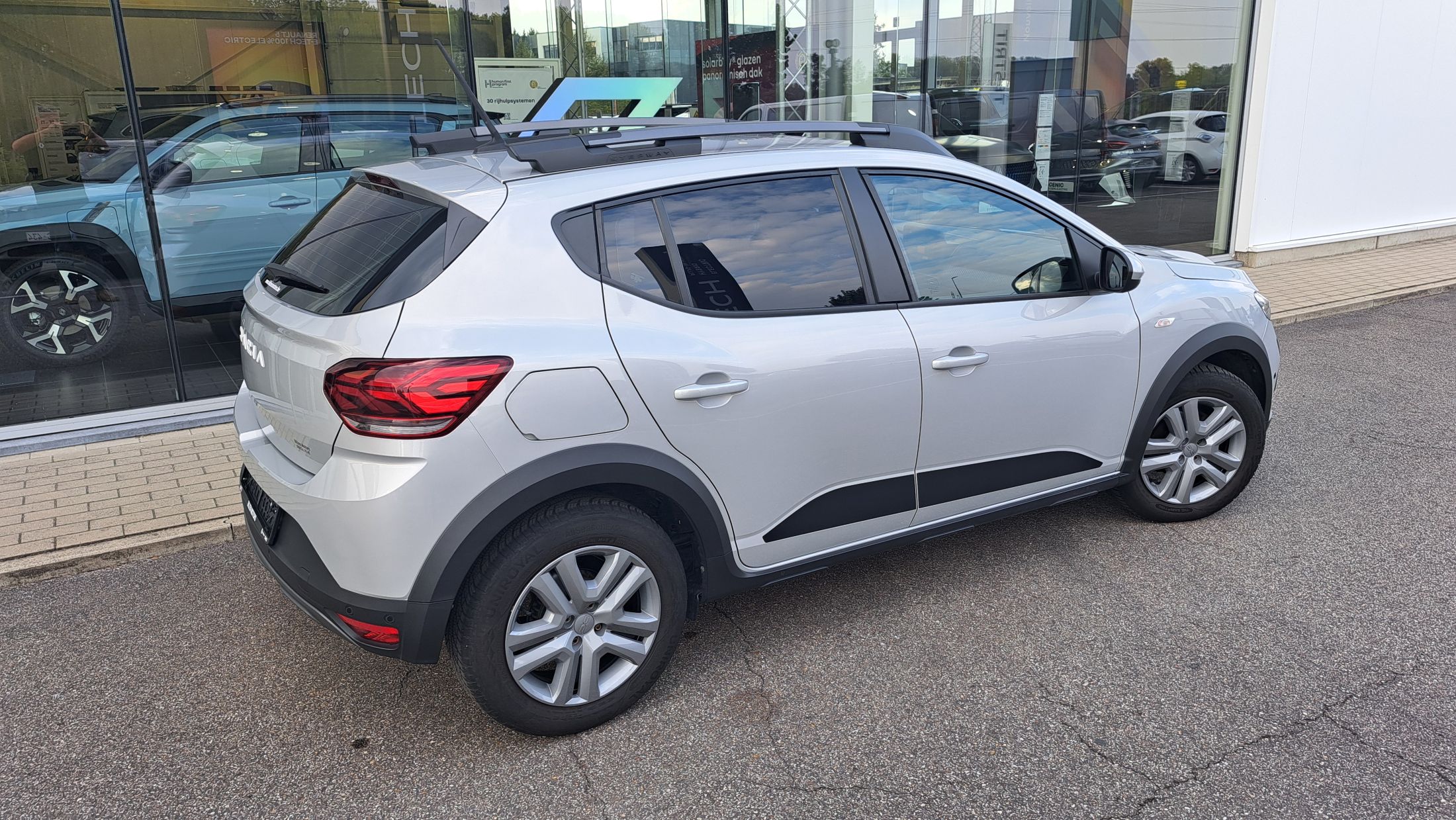 Dacia Stepway TCe 90, GPS, sensor V+A, camera, dodehoekwaarschuwing