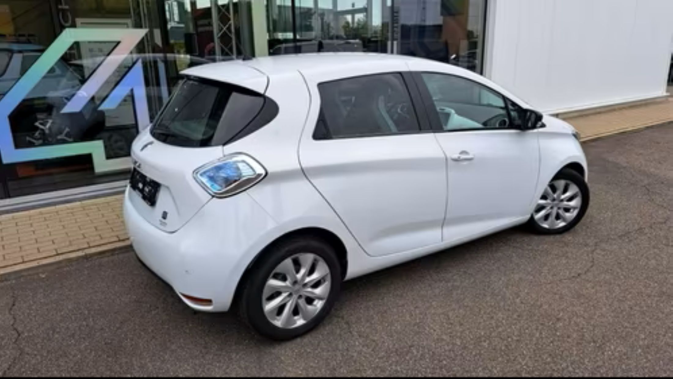 Renault Zoe 23,3 KWh batterij inbegrepen, airco, GPS, sensoren A