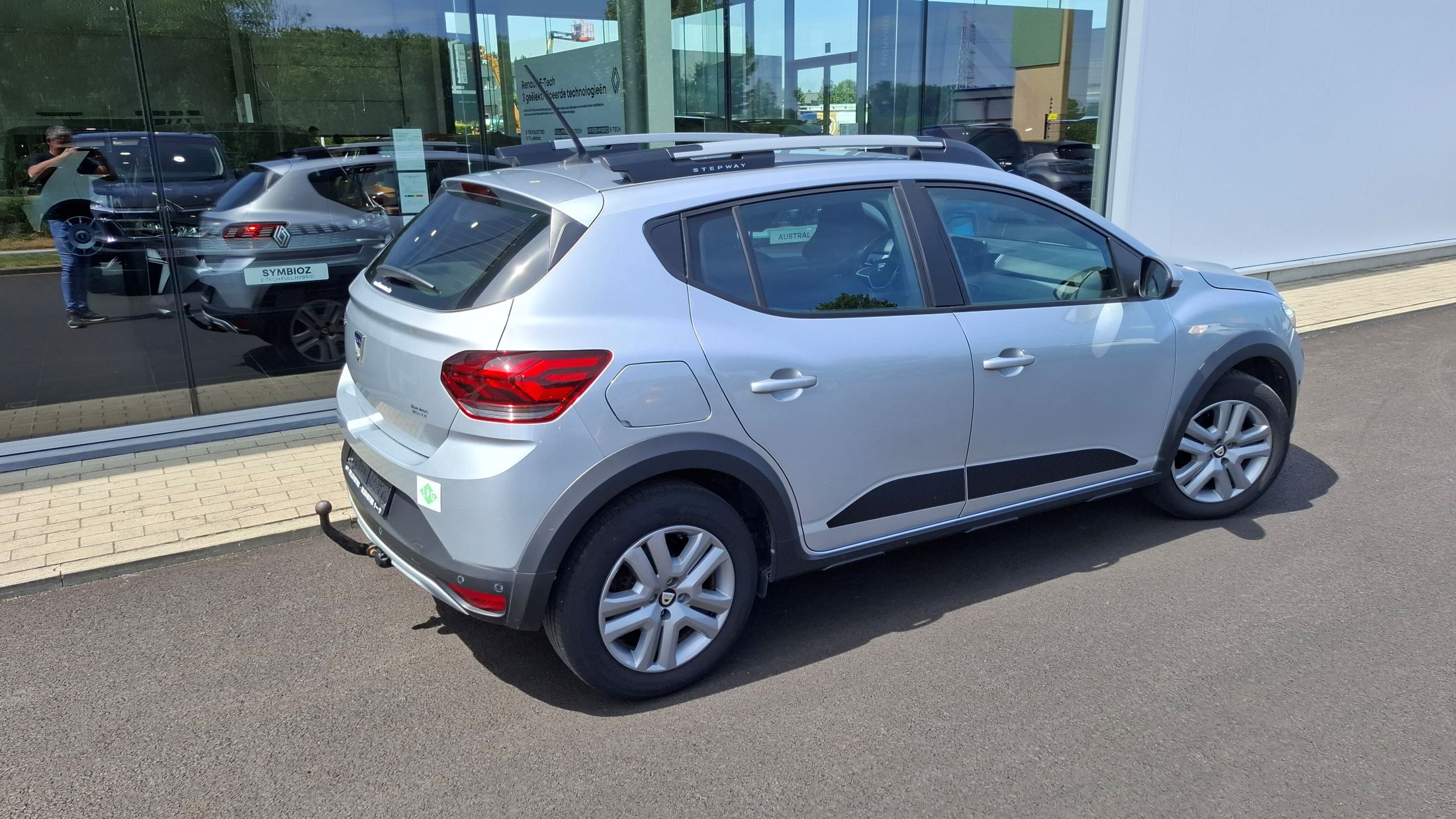 Dacia Stepway TCe 90, trekhaak, GPS, camera, dodehoekwaarschuwing, sensoren V+A