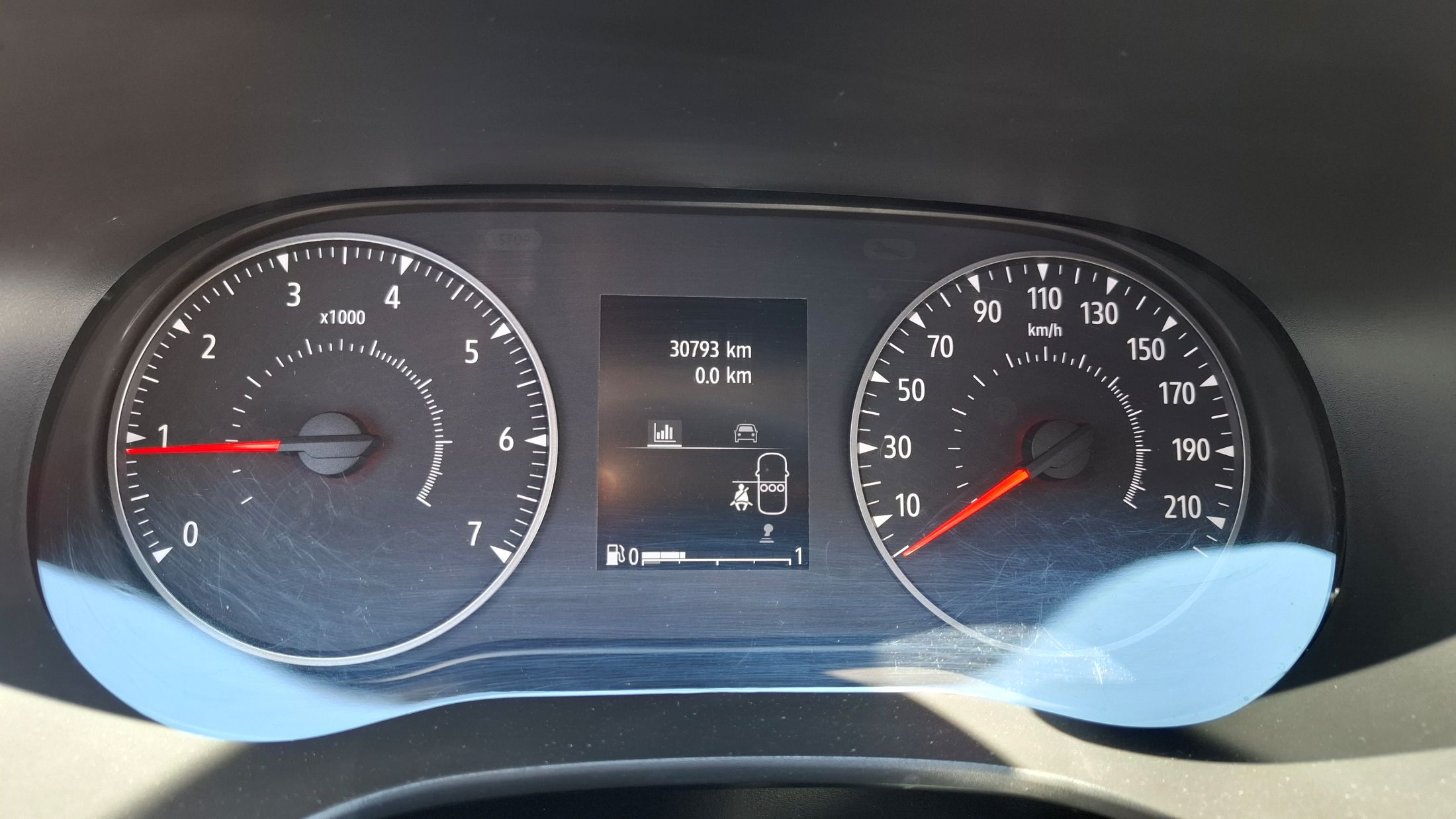 Dacia Stepway TCe 90, airco, GPS, sensor V+A, dodehoekwaarschuwing