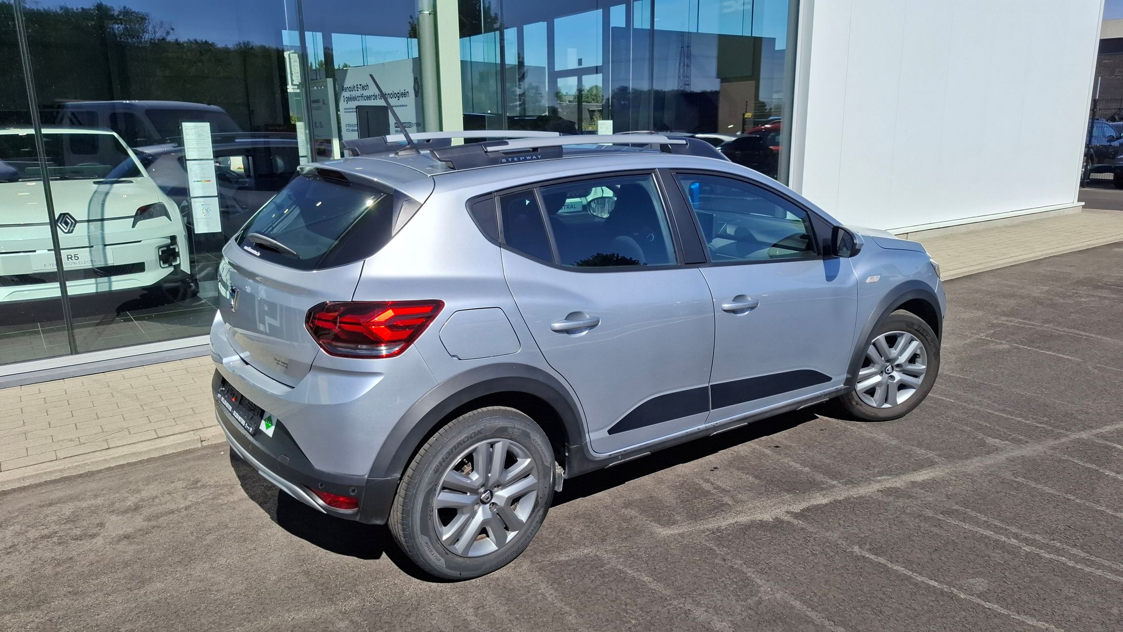 Dacia Stepway 90Pk benz+LPG, airco, GPS, camera, dodehoekwaarschuwing.
