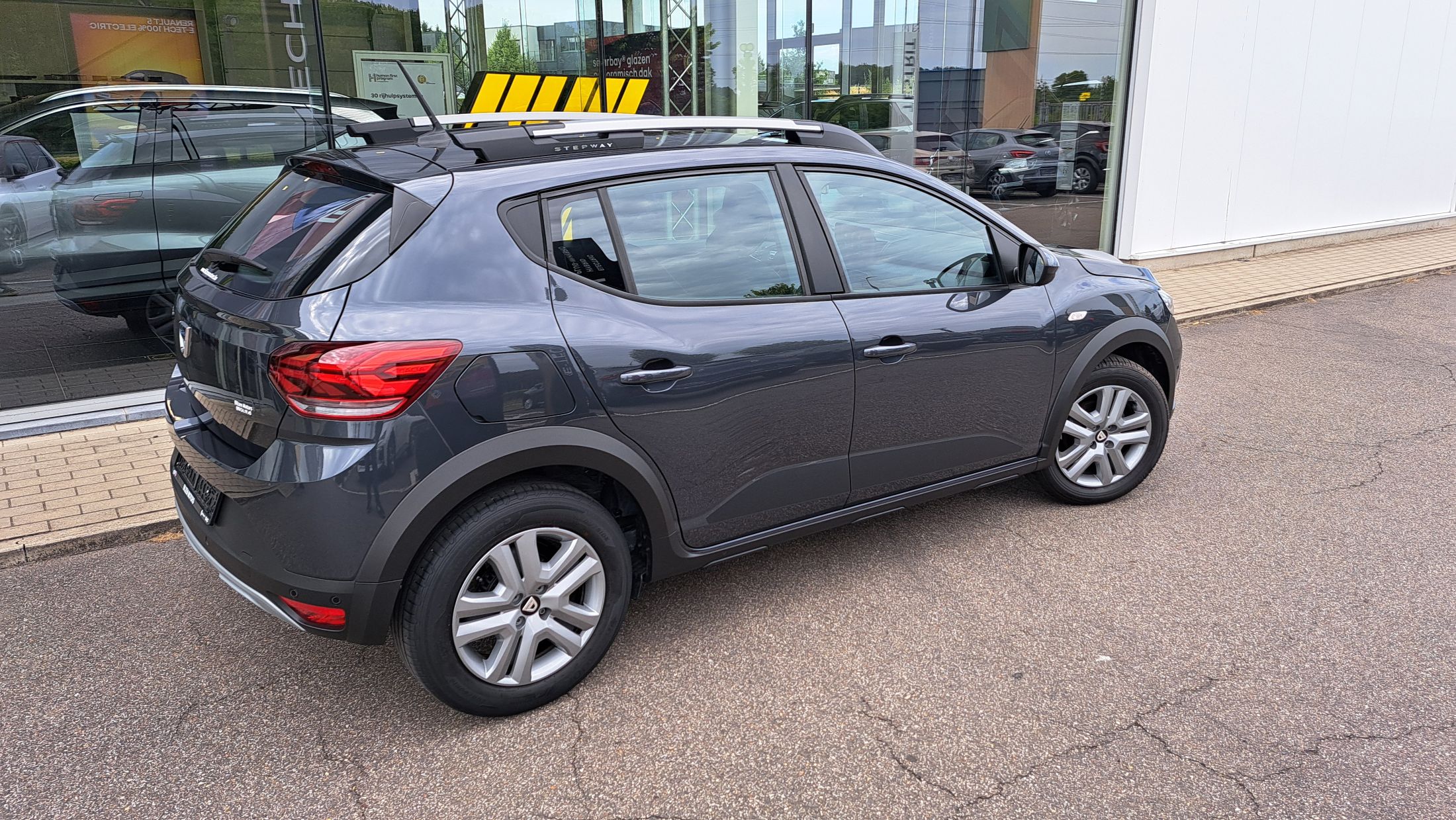 Dacia Stepway TCe 90 benzine/LPG, sensor V+A, GPS, dodehoekwaarschuwing