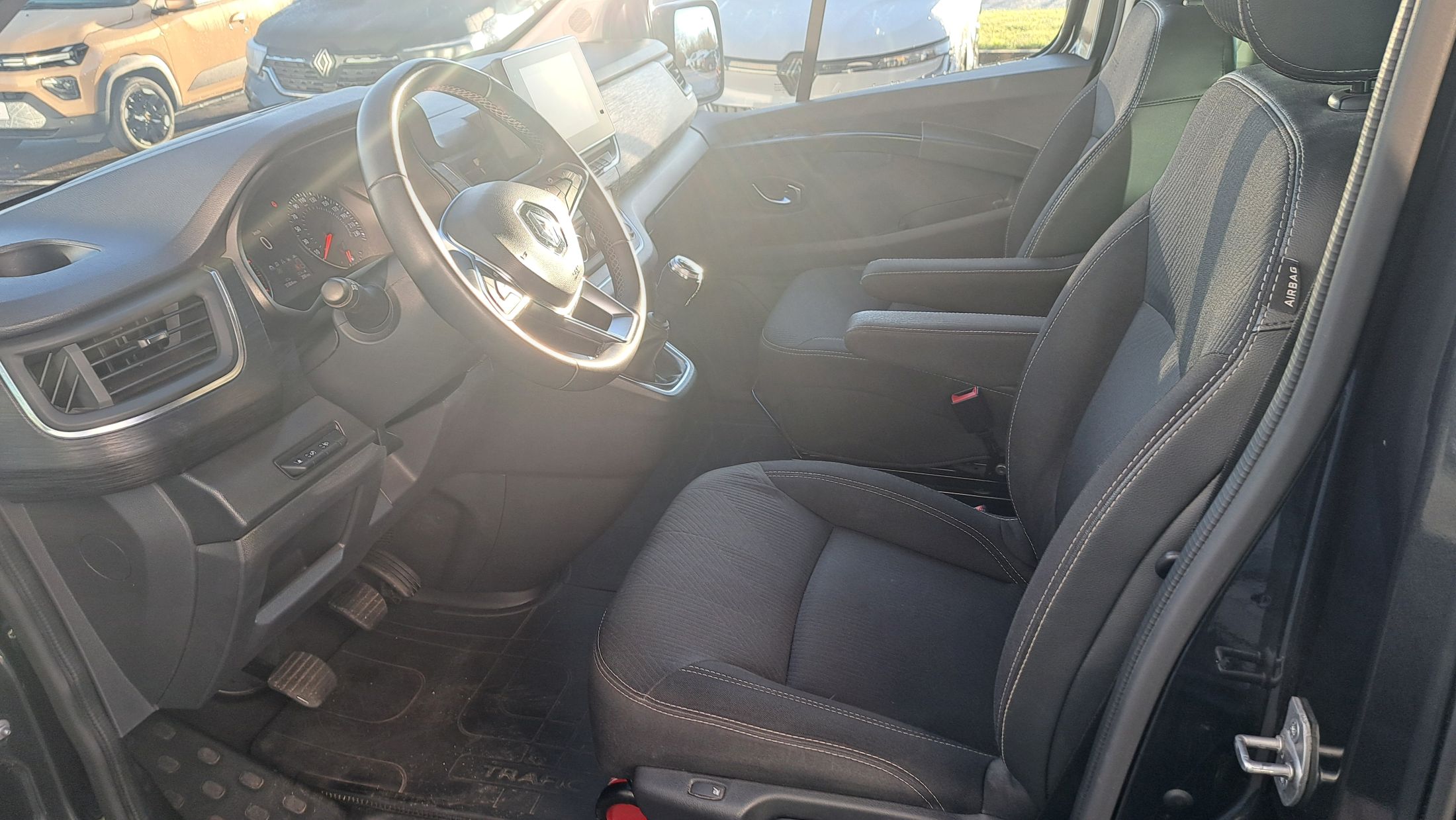 Renault Trafic Dubbele cab 150 Pk, GPS, dodehoekw, 24380 ex