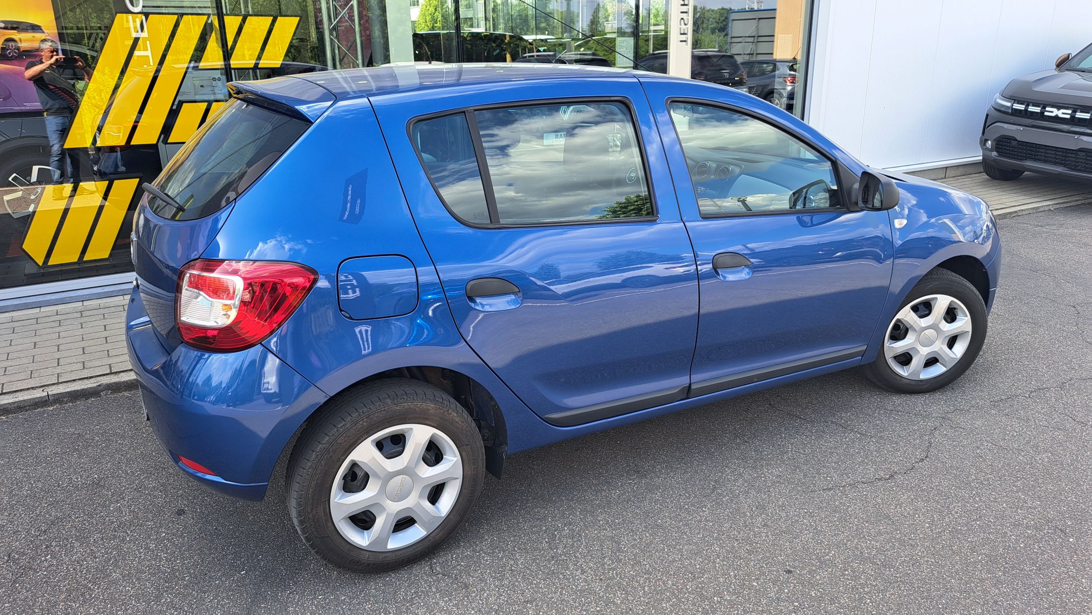 Dacia Sandero 1200 cc 75 Pk, metaalkleur, radio, 49455 km