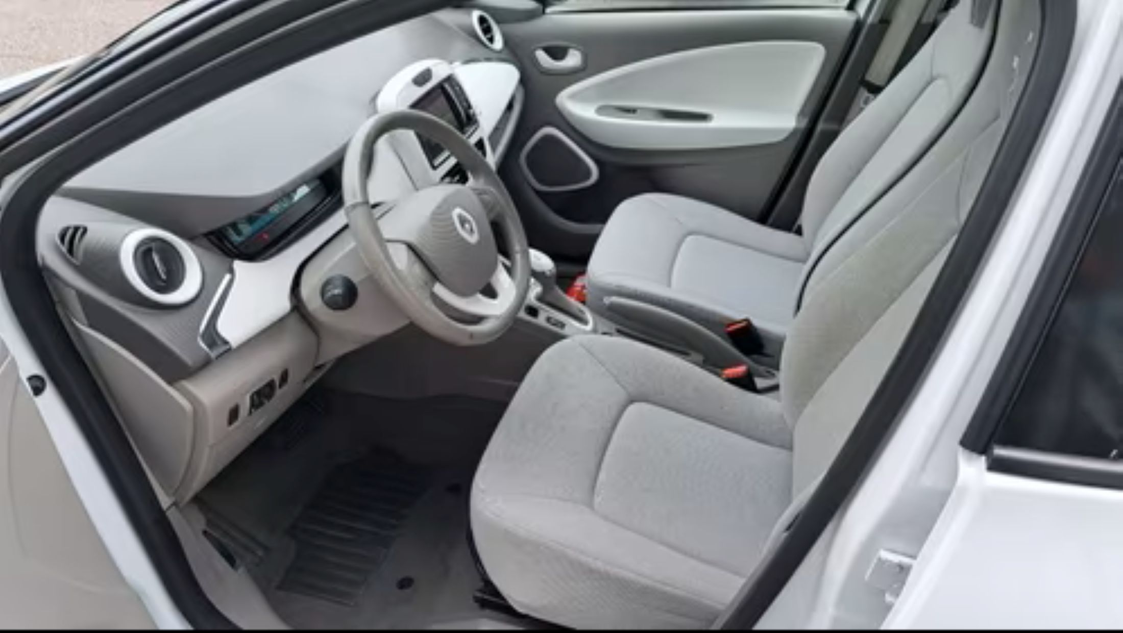 Renault Zoe 23,3 KWh batterij inbegrepen, airco, GPS, sensoren A