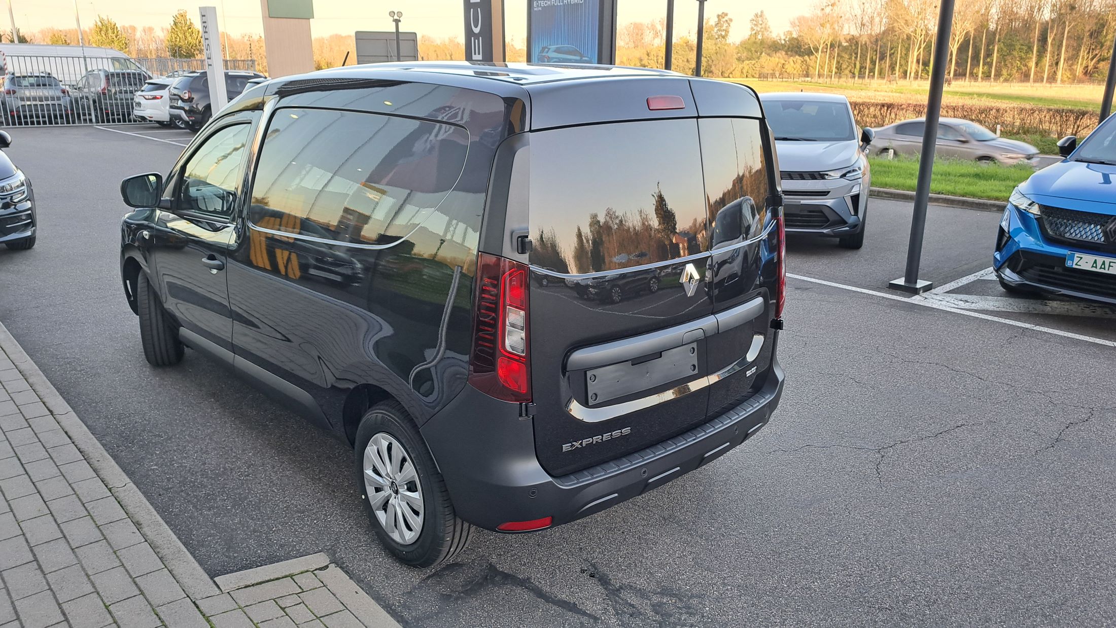 Renault Express Van DCi 75 Pk, airco, GPS, sensoren A, 19000 € ex BTW