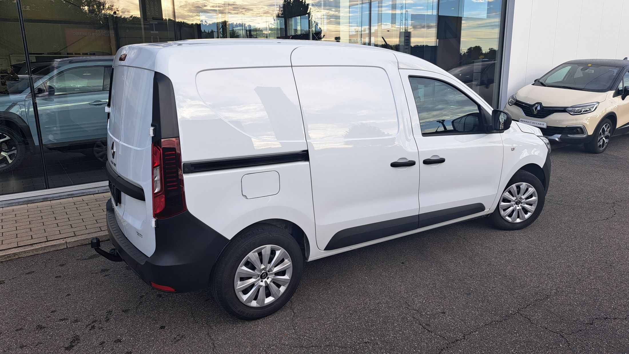 Renault Express 1332cc 102Pk, airco, sensoren A, trekhaak
