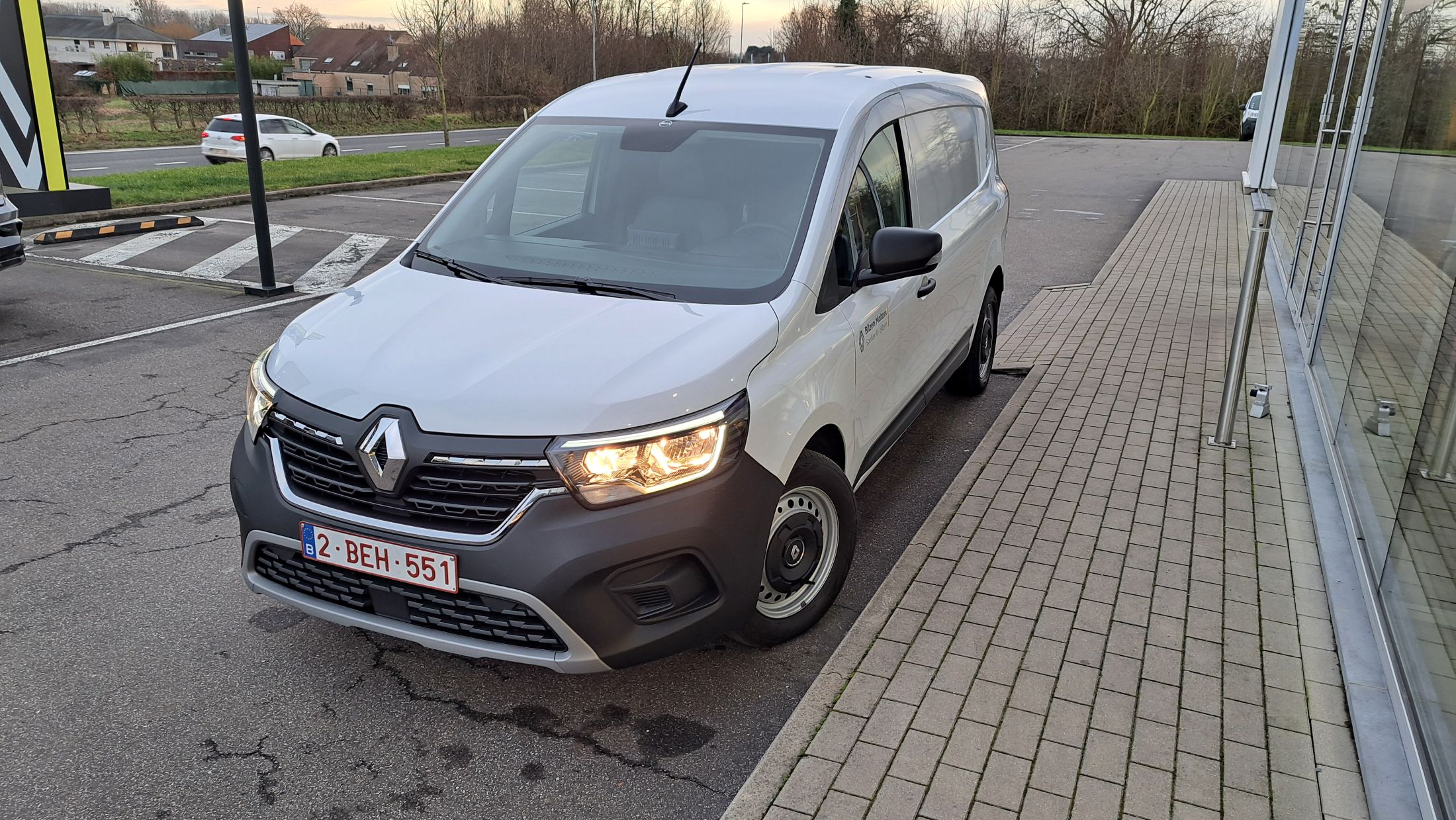 Renault Kangoo Van TCe 130 Pk, airco, apple&android, pack cargo