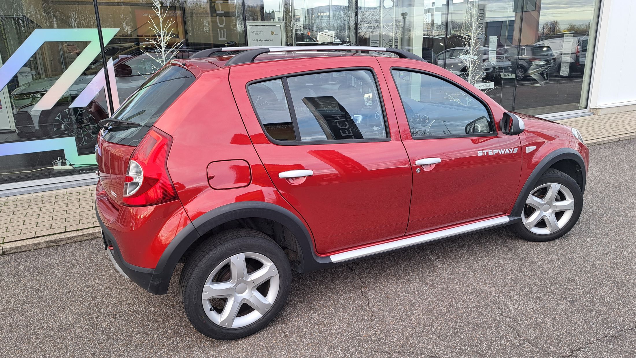 Dacia Sandero Stepway 1.6cc 85Pk, airco, centrale deurvergrendeling.