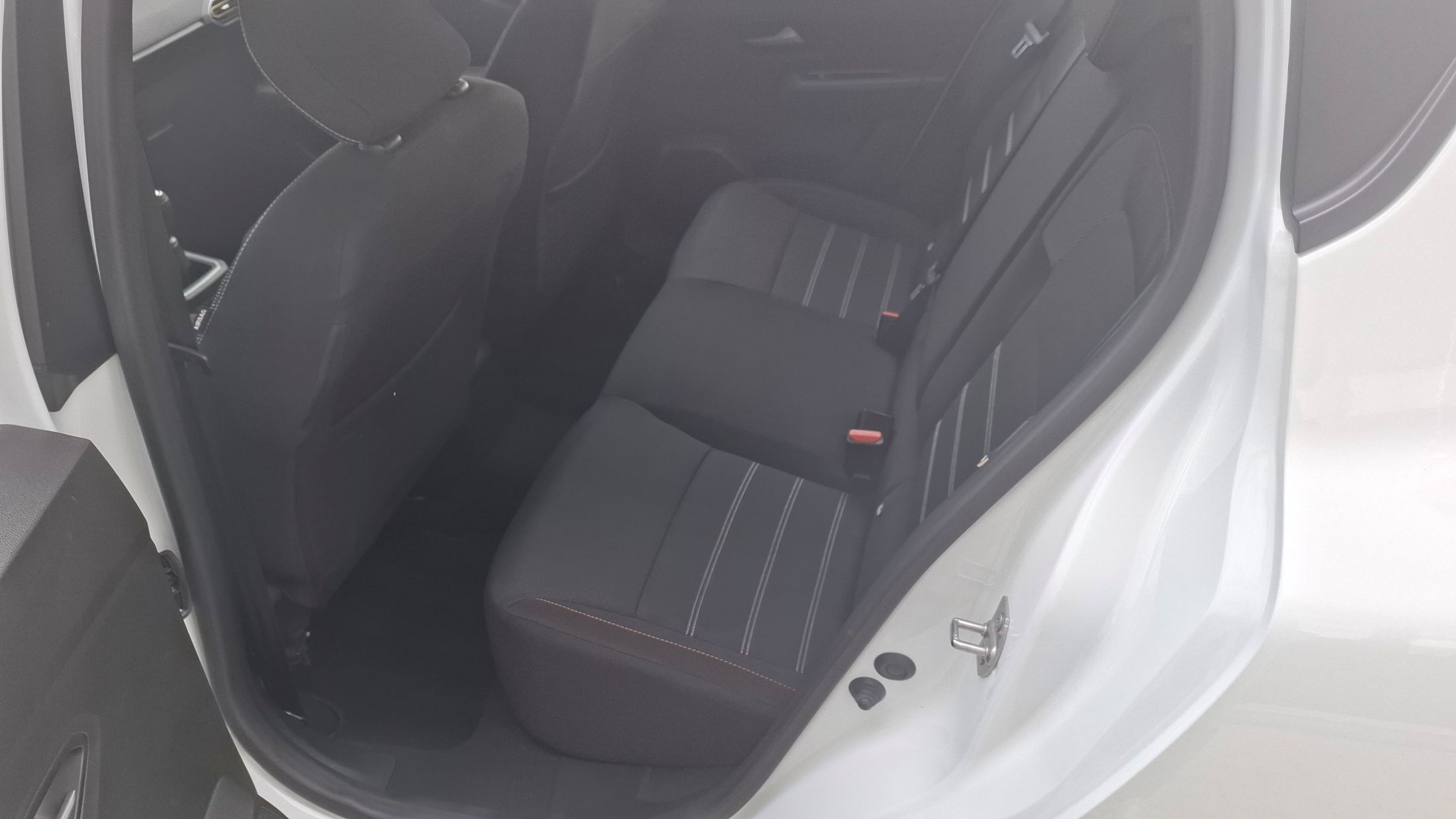 Dacia Stepway TCe 91 Pk, airco, camera, sensor V+A, dodehoekwaarschuwing