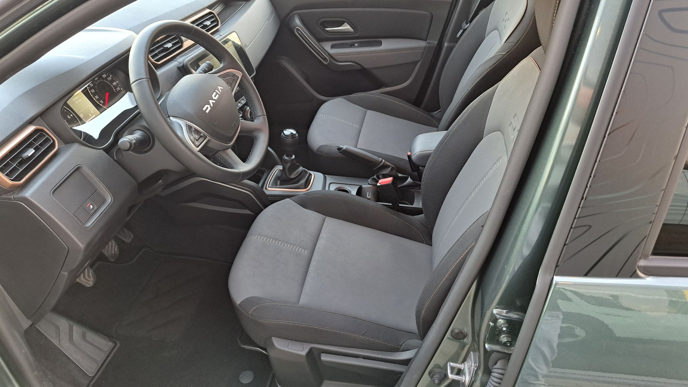 Dacia Duster 1332cc 130 Pk, GPS, 360°camera, trekhaak, 20438km