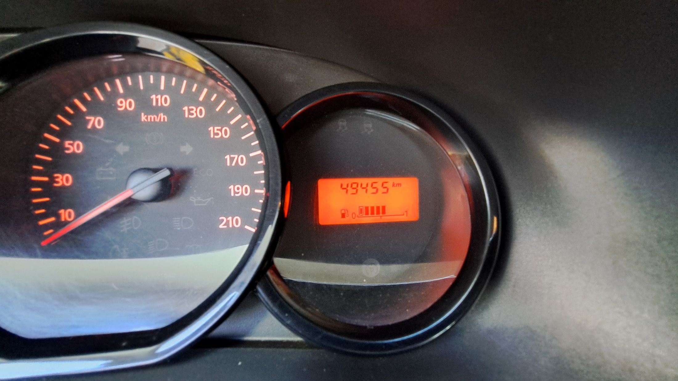 Dacia Sandero 1200 cc 75 Pk, metaalkleur, radio, 49455 km