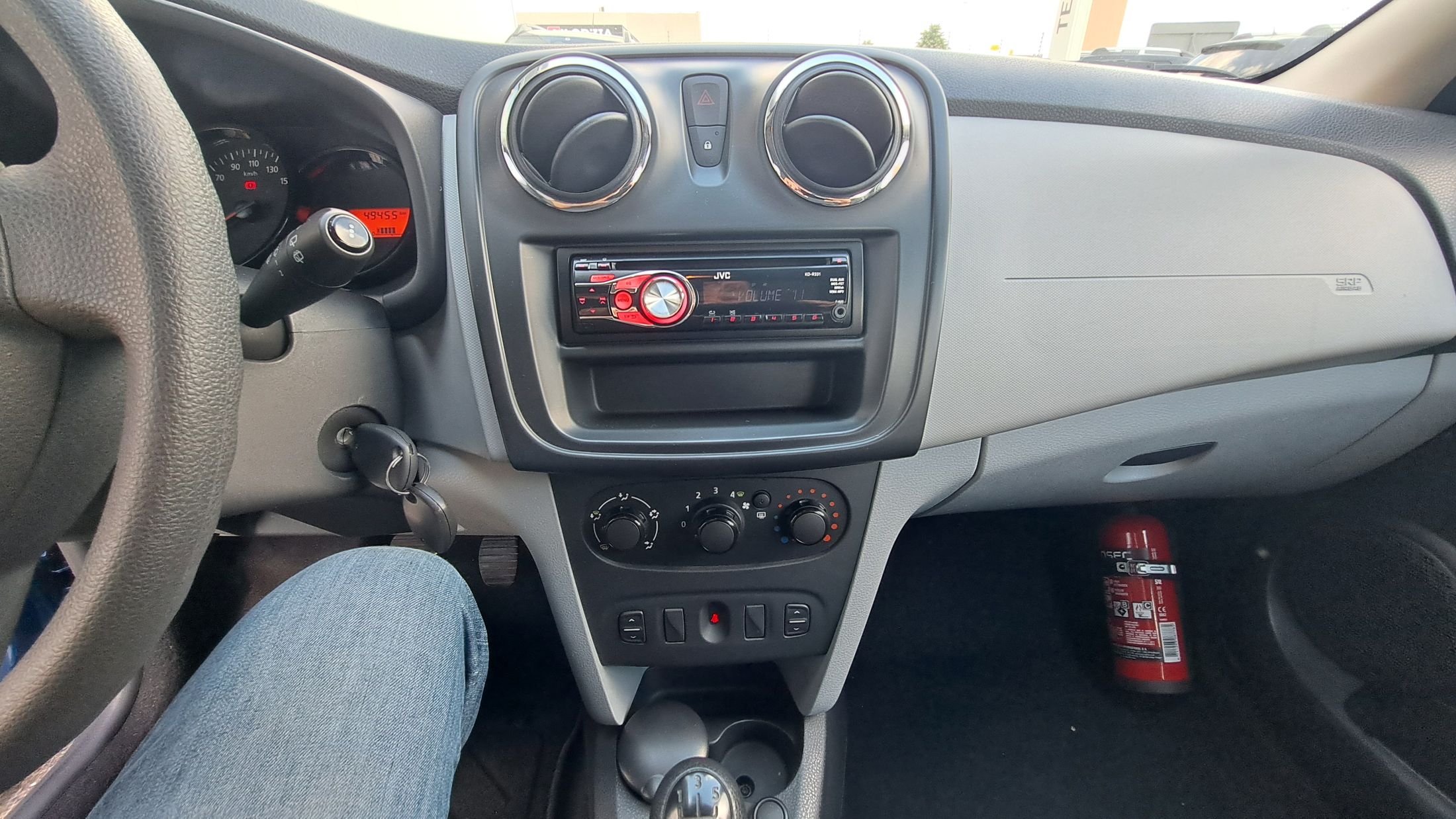 Dacia Sandero 1200 cc 75 Pk, metaalkleur, radio, 49455 km