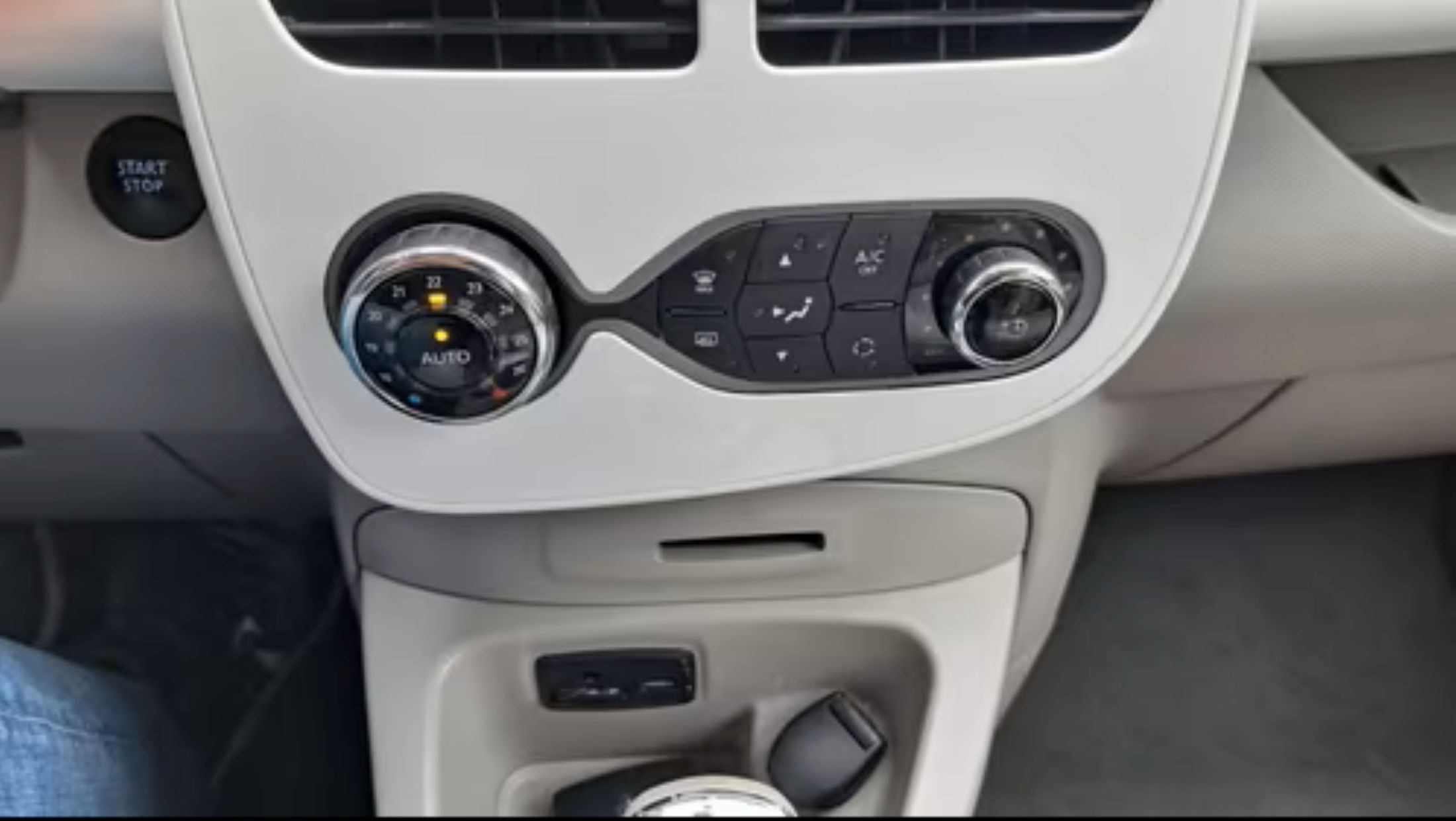 Renault Zoe 23,3 KWh batterij inbegrepen, airco, GPS, sensoren A