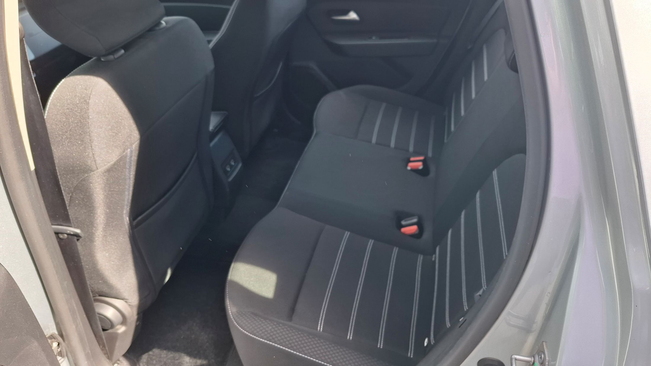 Dacia DusterTCe 91 Pk, benzine+LPG, airco, GPS, camera