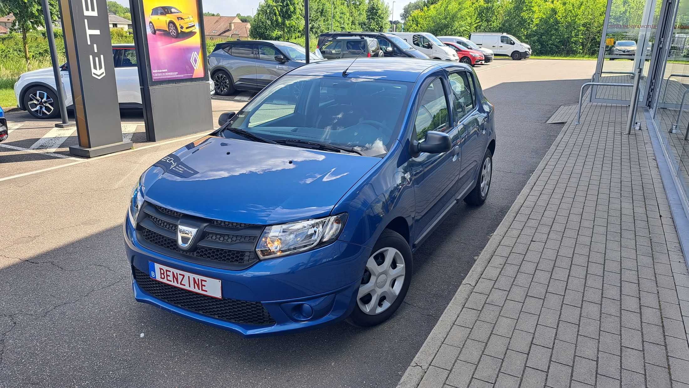 Dacia Sandero 1200 cc 75 Pk, metaalkleur, radio, 49455 km