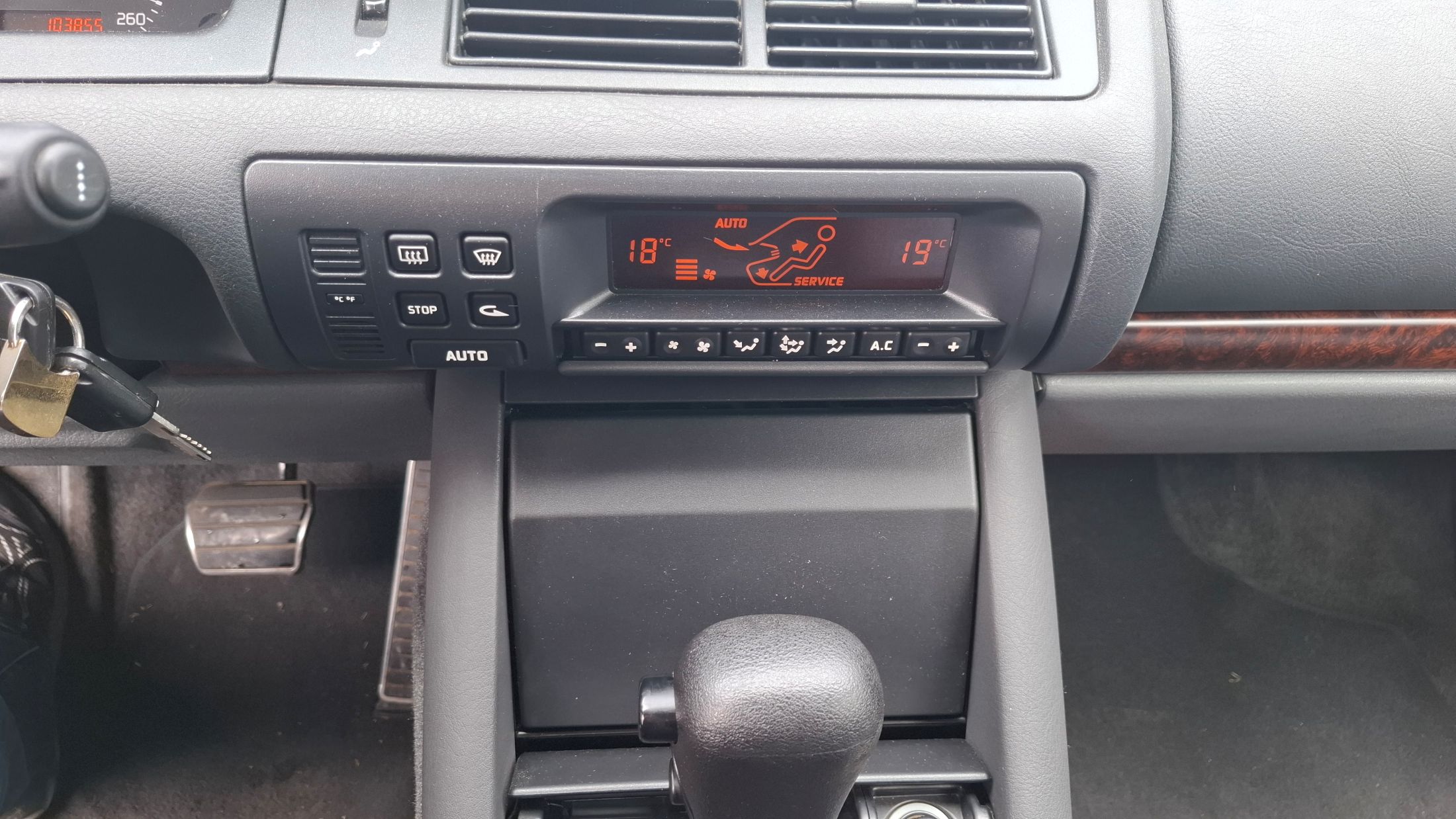 Renault Safrane 2.0 Lt AUTOMAAT, airco, zeer proper. OLDTIMER