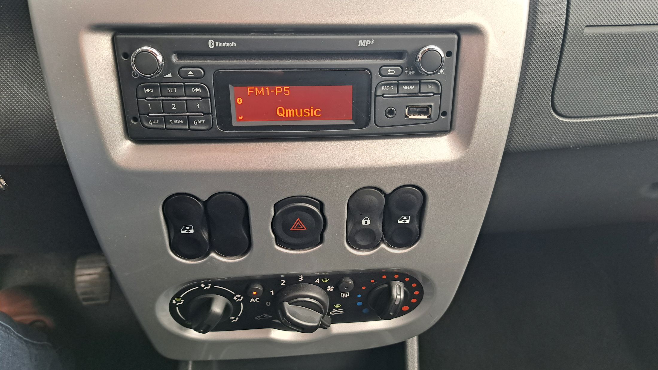 Dacia Sandero Stepway 1.6cc 85Pk, airco, centrale deurvergrendeling.