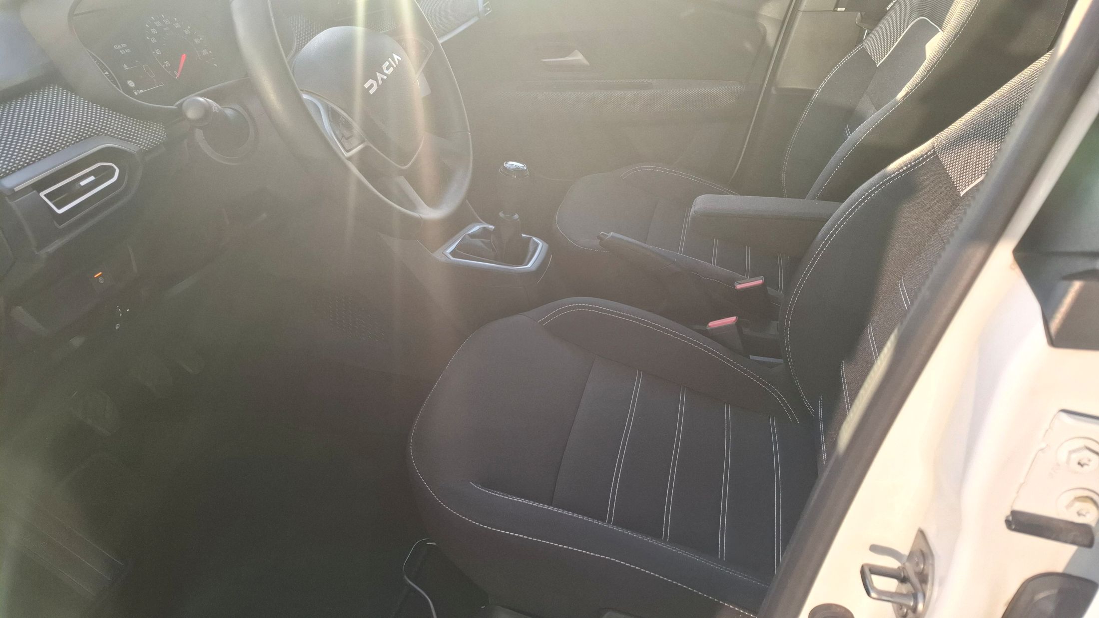 Dacia Sandero TCe 90, airco, GPS, sensoren V+A, camera, dodehoekwaarschuwing