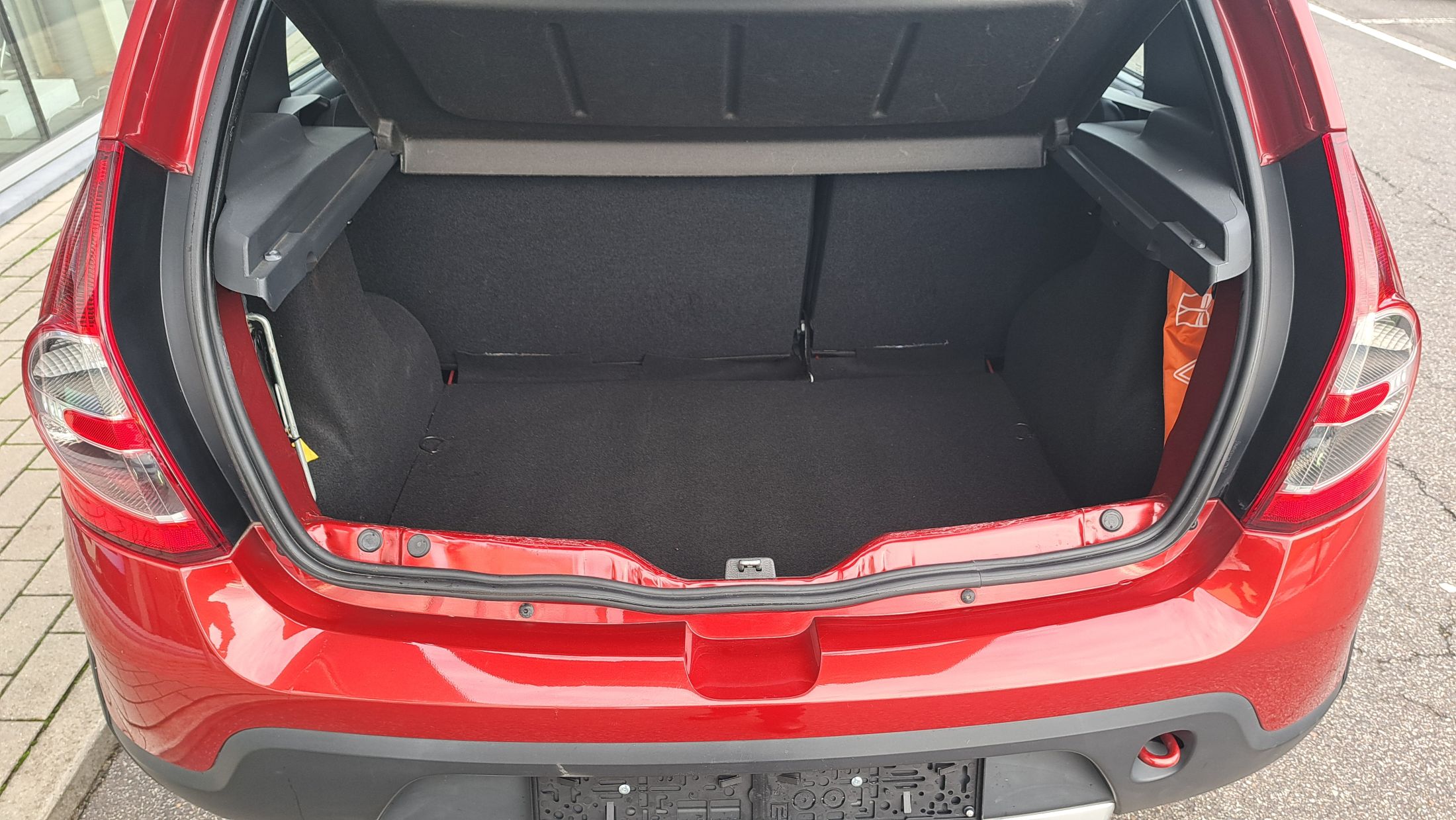 Dacia Sandero Stepway 1.6cc 85Pk, airco, centrale deurvergrendeling.