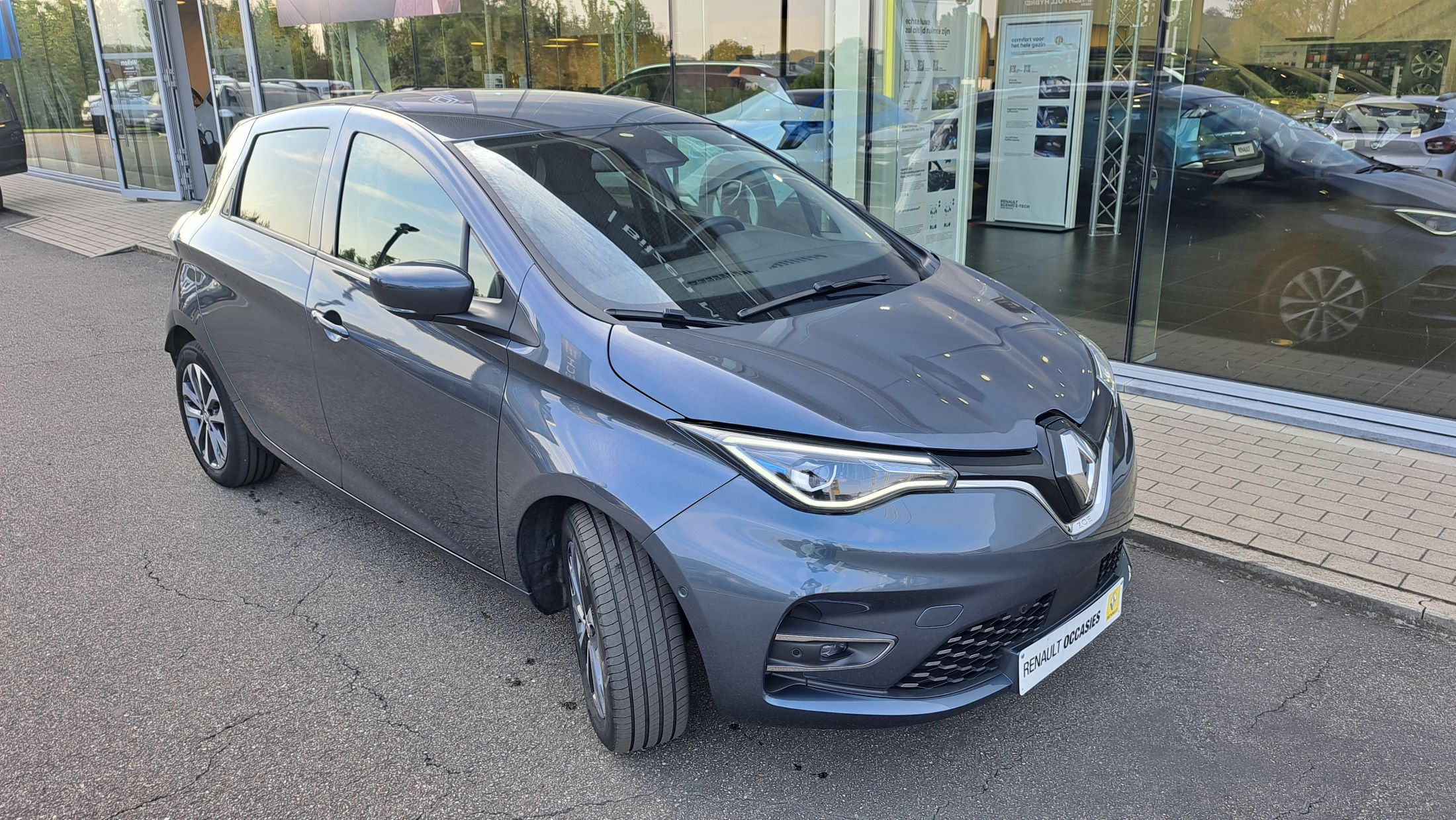 Renault Zoe full electric 100 KW, GPS, camera, sensoren V+A, dodehoekwaarschuwing