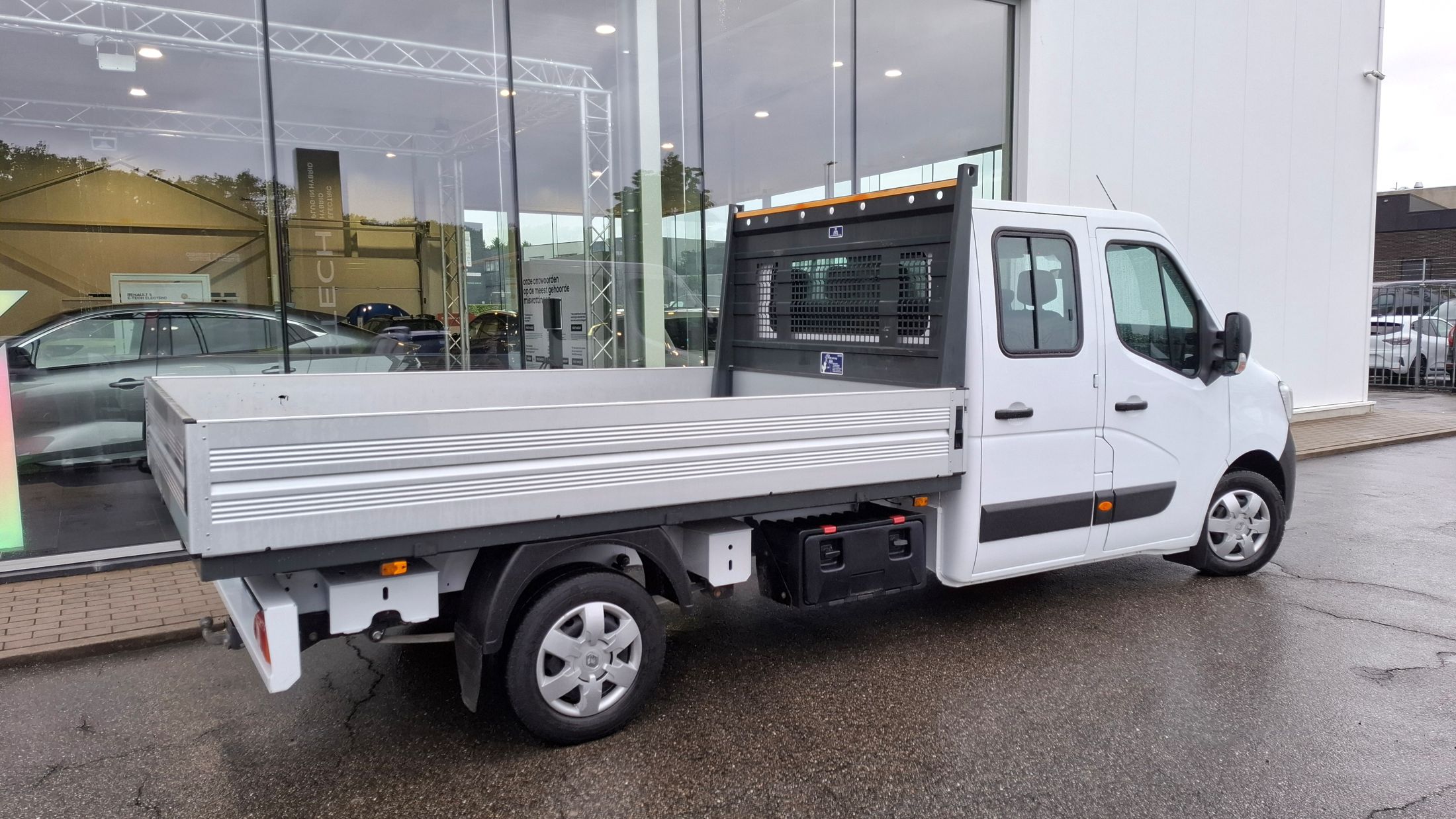 Renault Master dubbele cabine, open laadbak, trekhaak, GPS, 20450 ex. BTW