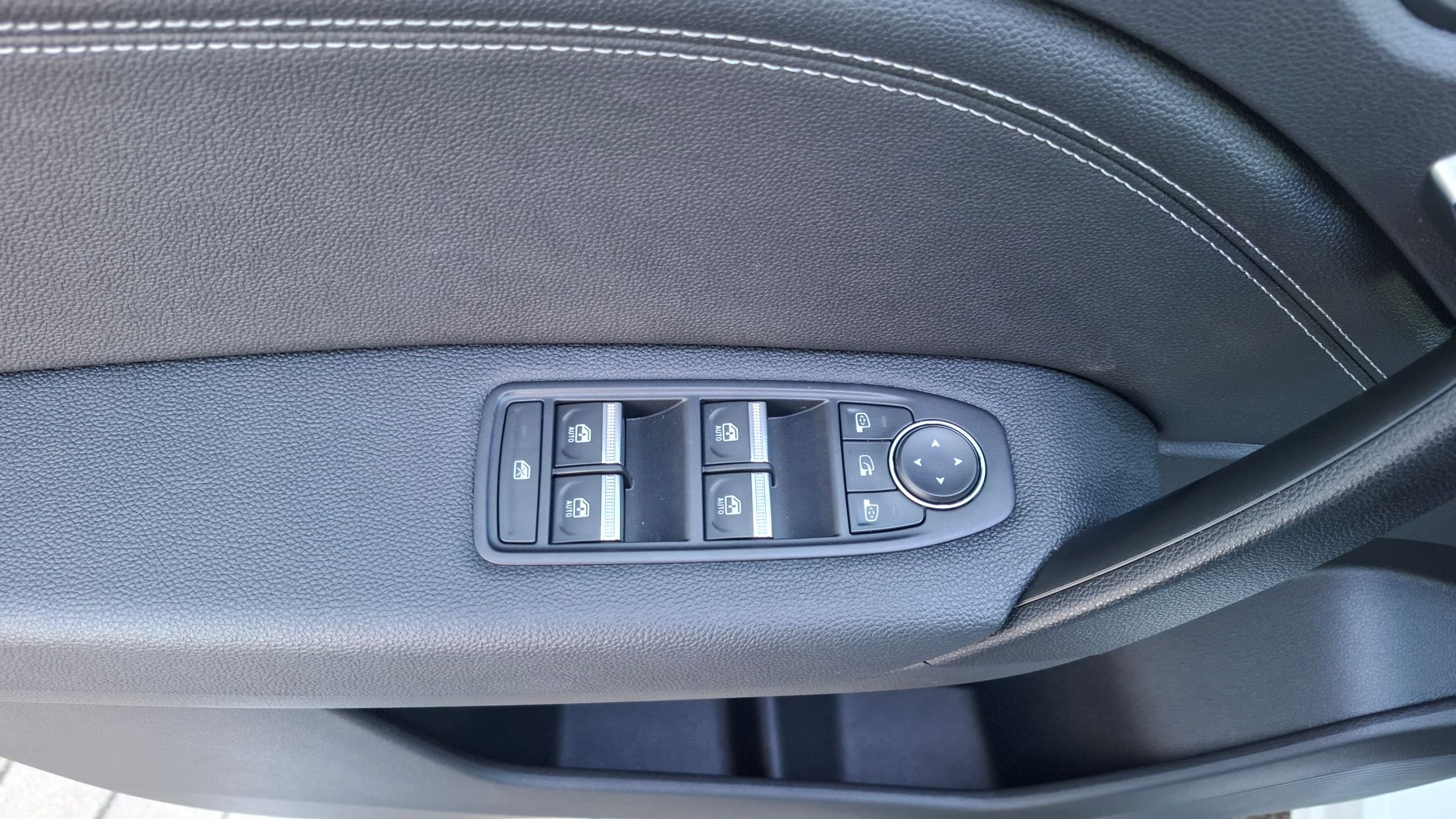 Renault Captur AUTOMAAT 1332cc/140Pk, GPS, camera, sensoren A