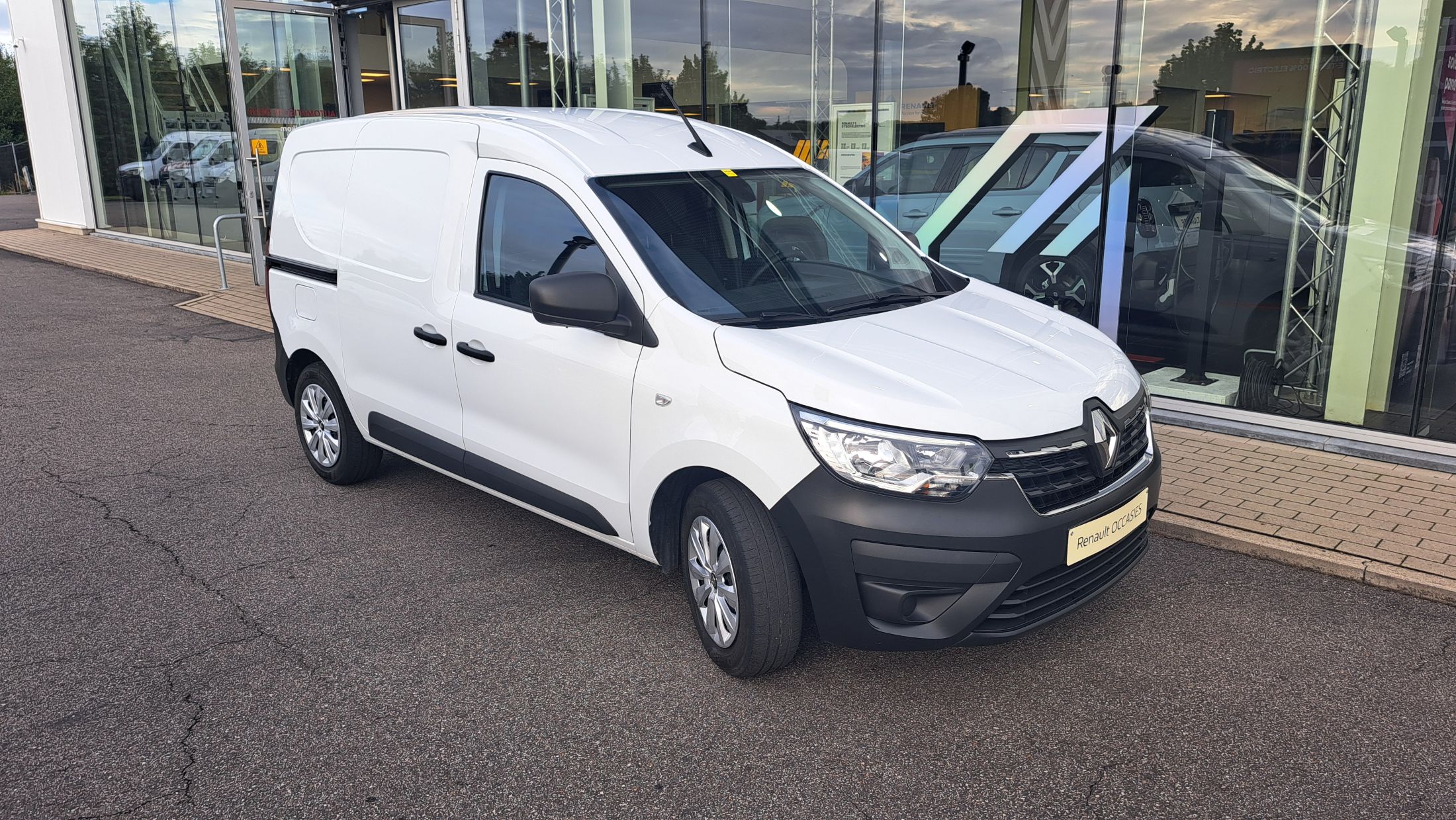 Renault Express 1332cc 102Pk, airco, sensoren A, trekhaak