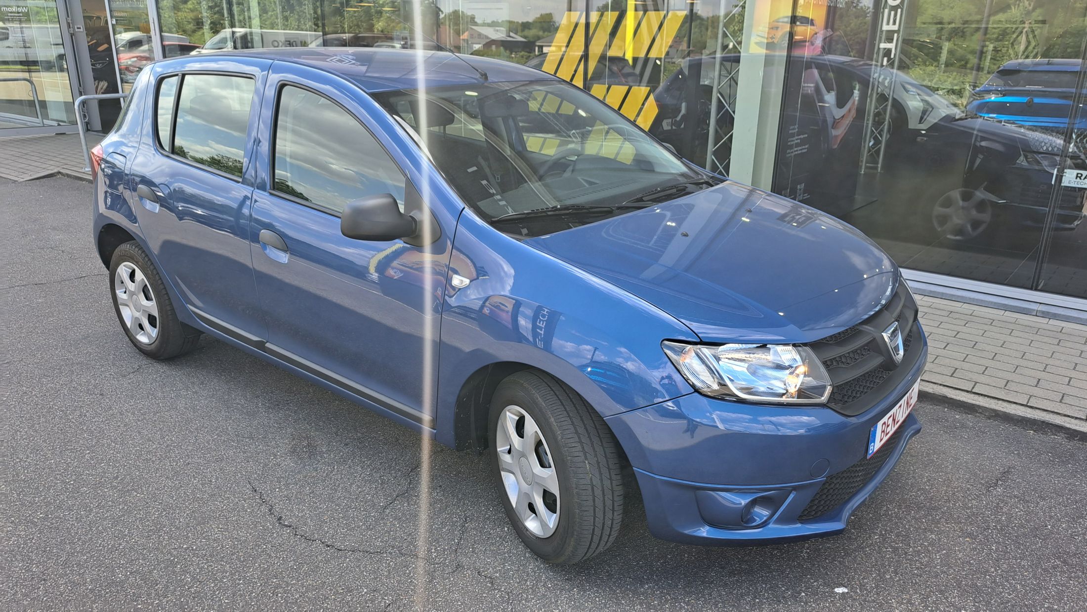 Dacia Sandero 1200 cc 75 Pk, metaalkleur, radio, 49455 km