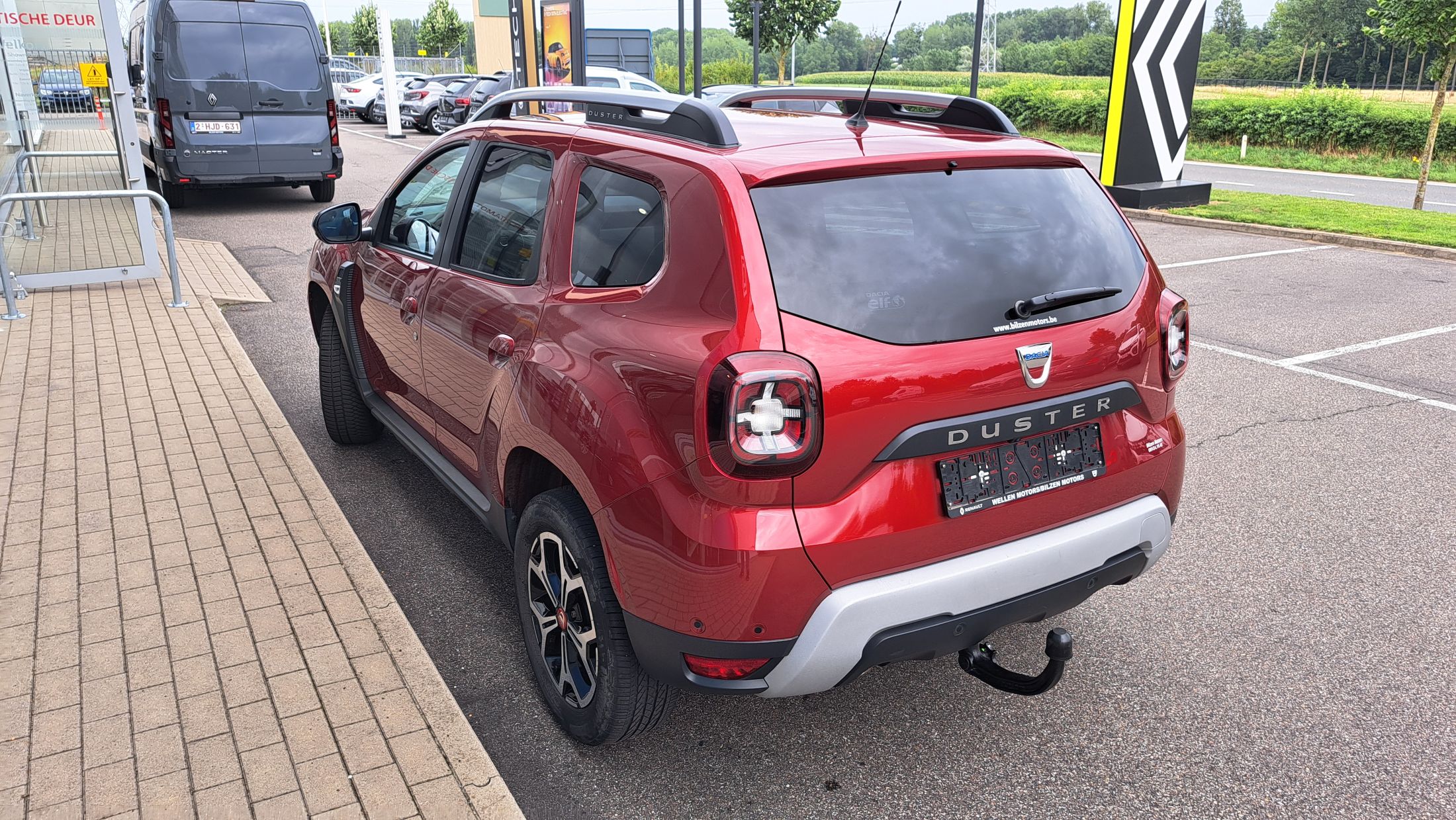 Dacia Duster 1332cc 150Pk, GPS, camera, trekhaak, sensoren A, dodehoekwaarschuwing