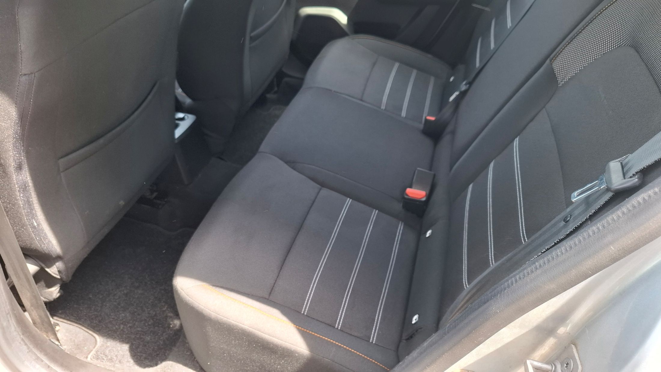 Dacia Stepway TCe 90, trekhaak, GPS, camera, dodehoekwaarschuwing, sensoren V+A