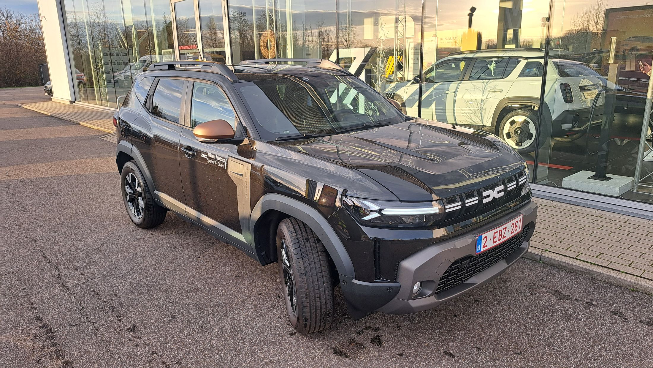 Dacia Duster Extreme Hybrid 140 Pk, 360 cam, GPS, dodehoekwaarschuwing.